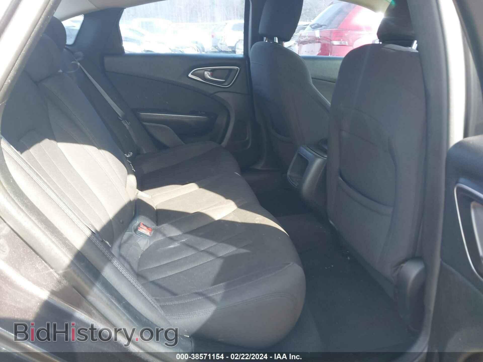 2015 CHRYSLER 200 - VIN: 1C3CCCAB0FN637590 - Фото 8