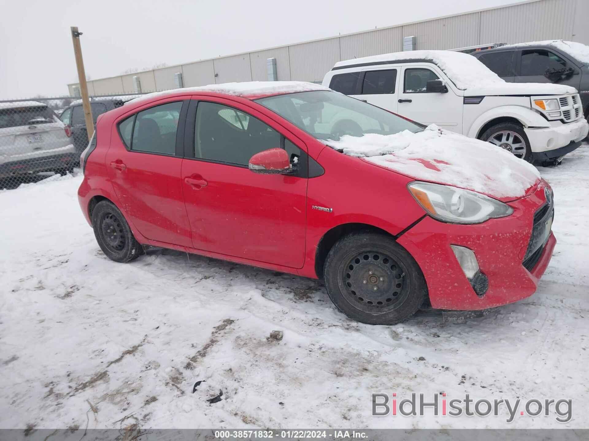 Фотография JTDKDTB3XF1586862 - TOYOTA PRIUS C 2015