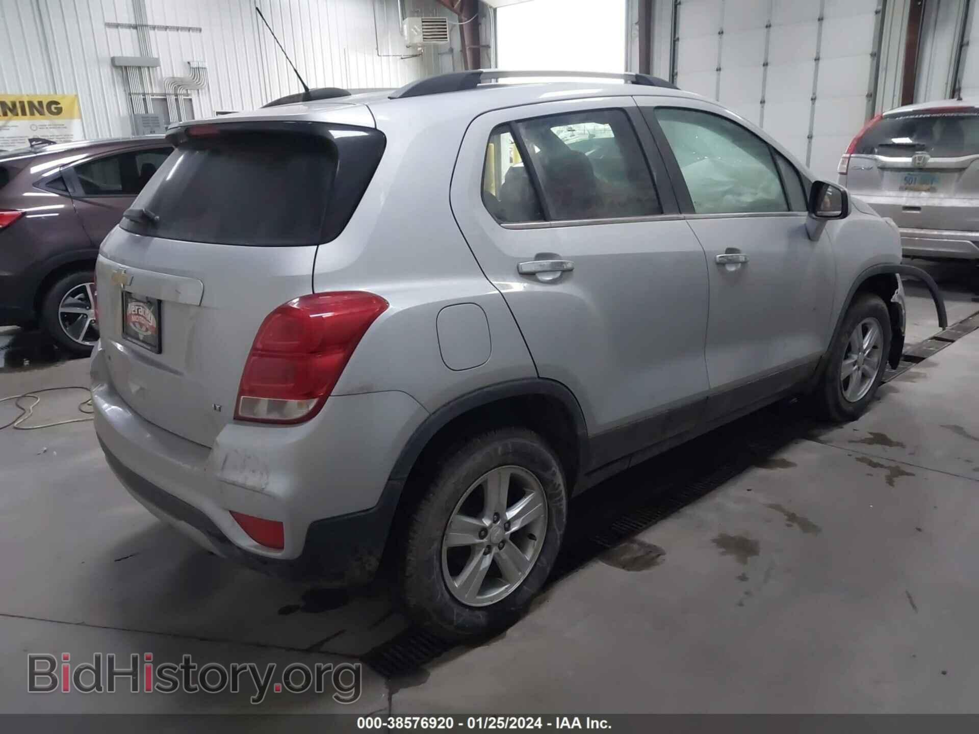 2019 CHEVROLET TRAX - VIN: 3GNCJPSB3KL192870 - Фото 4