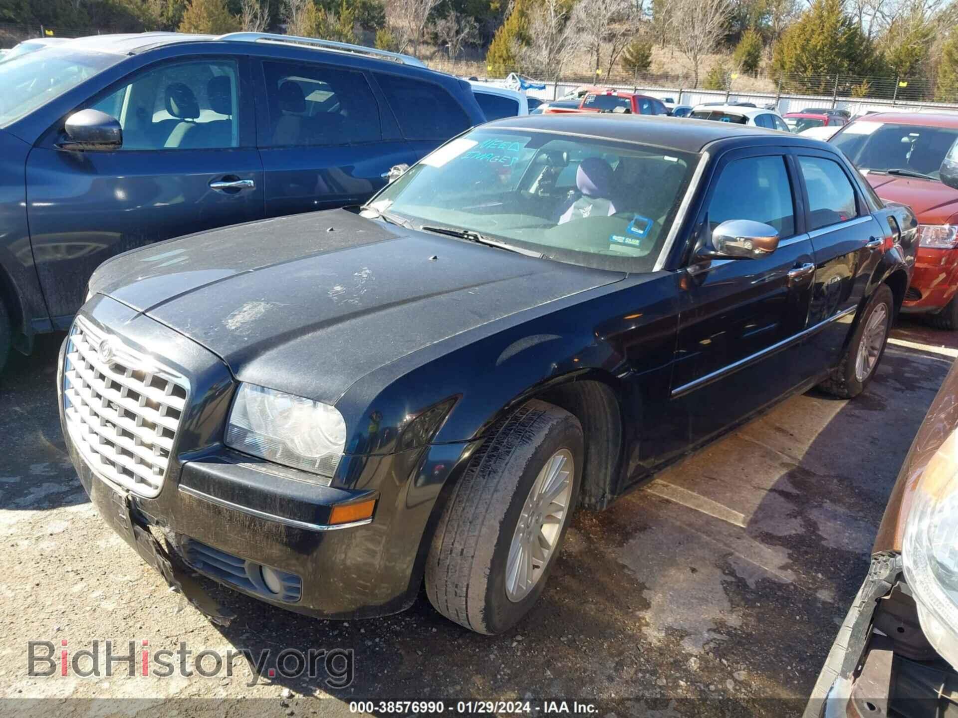 2010 CHRYSLER 300 - VIN: 2C3CA4CD6AH224780 - Фото 2