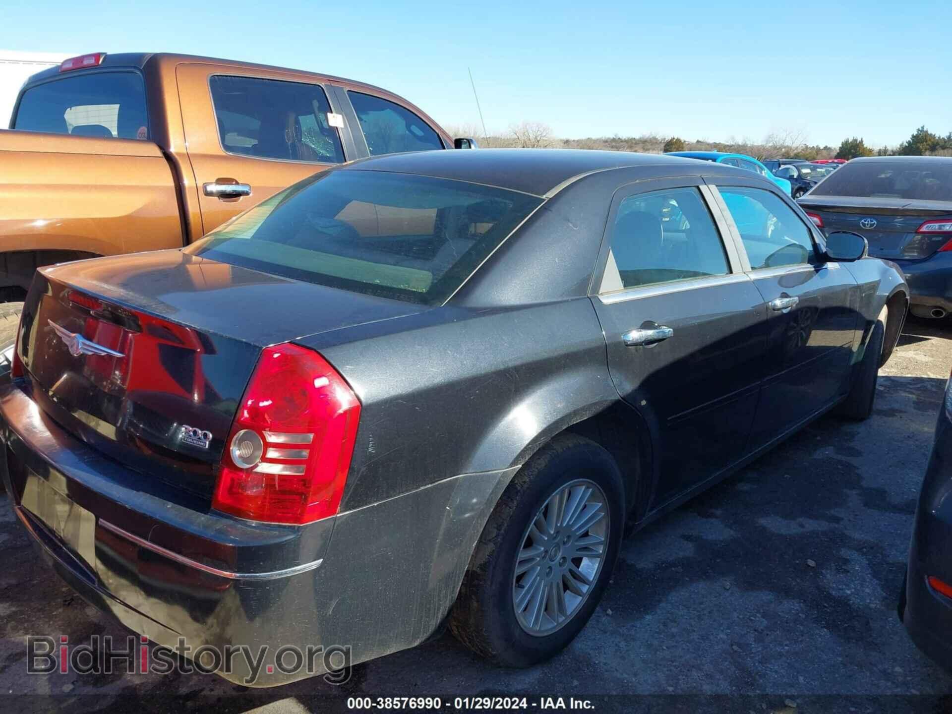2010 CHRYSLER 300 - VIN: 2C3CA4CD6AH224780 - Фото 4