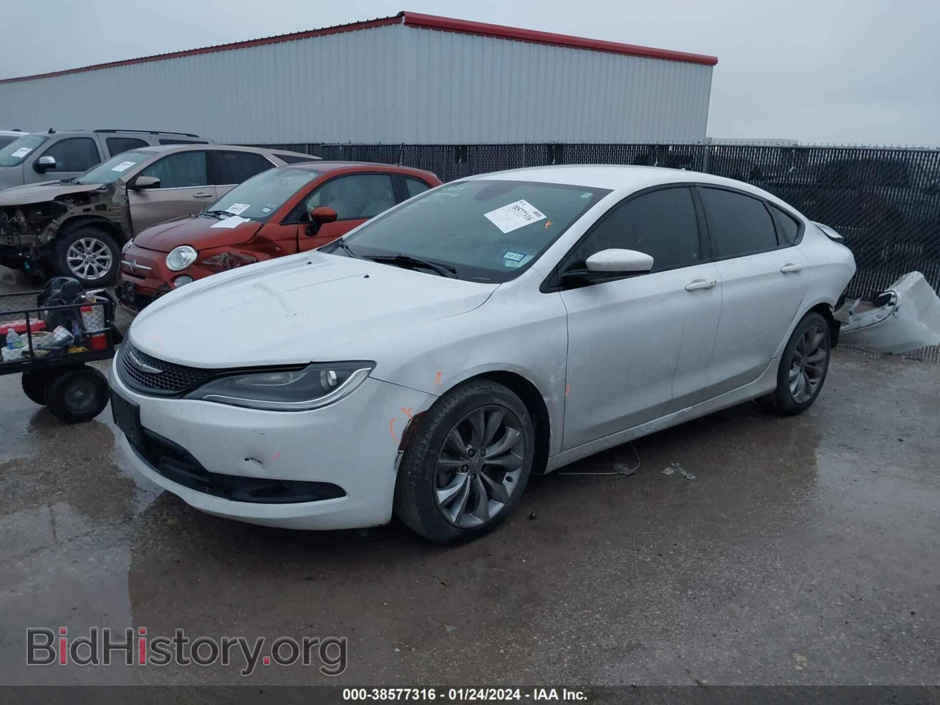 2015 CHRYSLER 200 - VIN: 1C3CCCBBXFN753250 - Фото 2