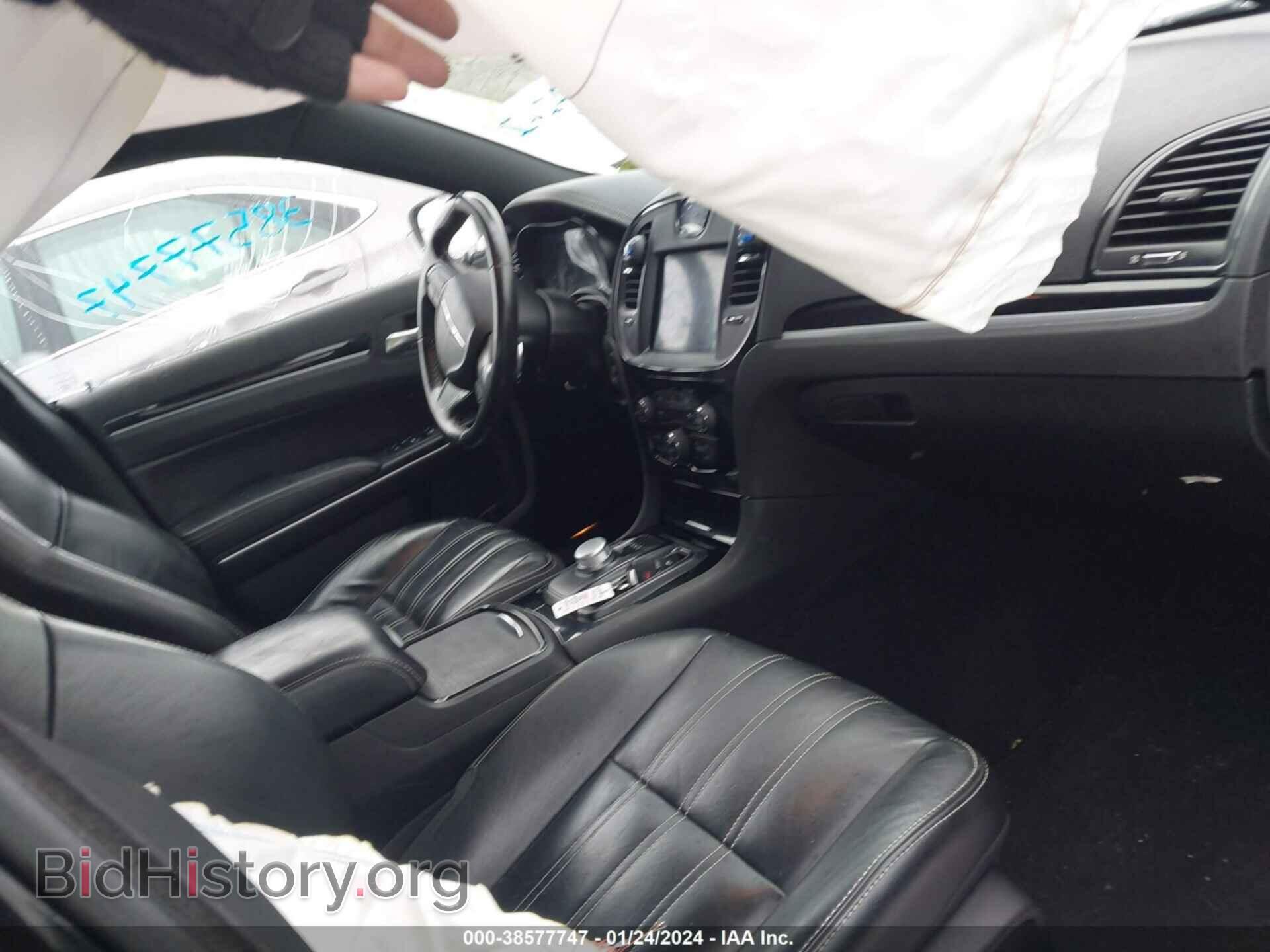 2019 CHRYSLER 300 - VIN: 2C3CCAGG6KH648846 - Фото 5