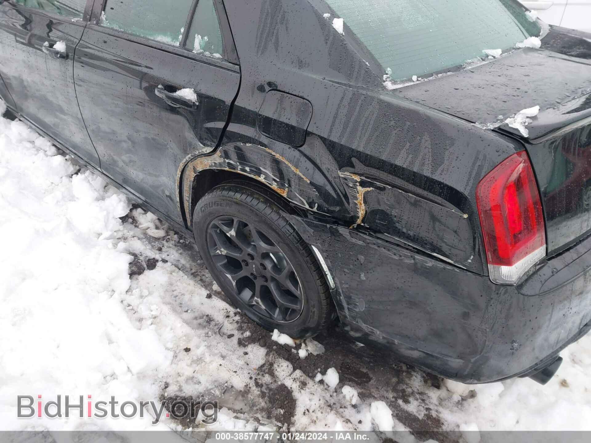 2019 CHRYSLER 300 - VIN: 2C3CCAGG6KH648846 - Фото 6
