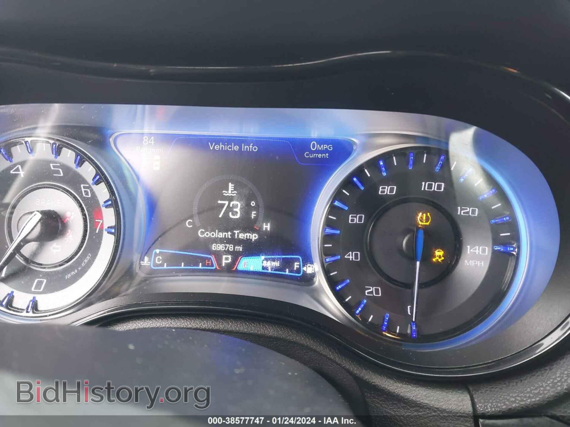 2019 CHRYSLER 300 - VIN: 2C3CCAGG6KH648846 - Фото 7