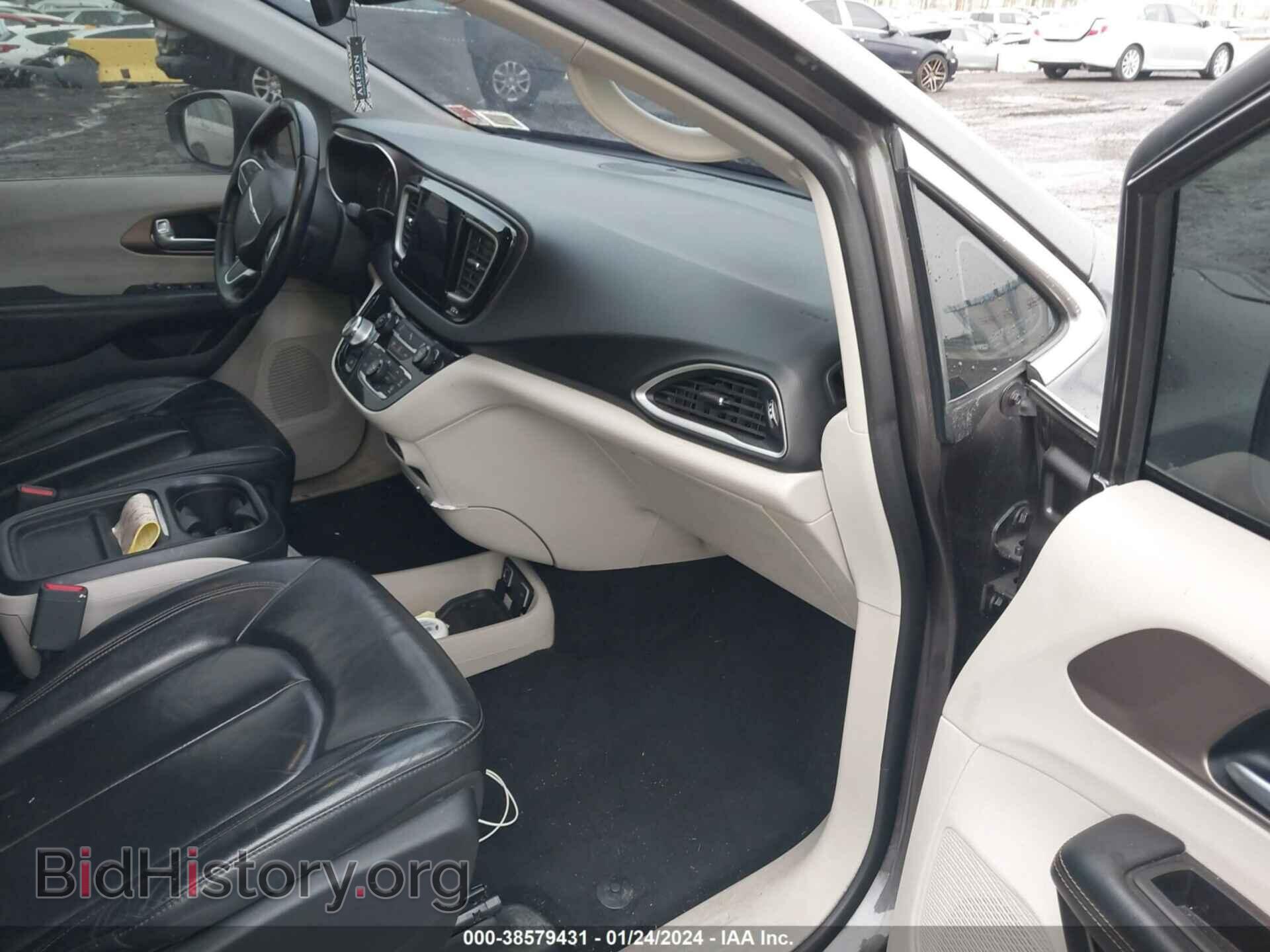 2017 CHRYSLER PACIFICA - VIN: 2C4RC1BGXHR712323 - Photo 5