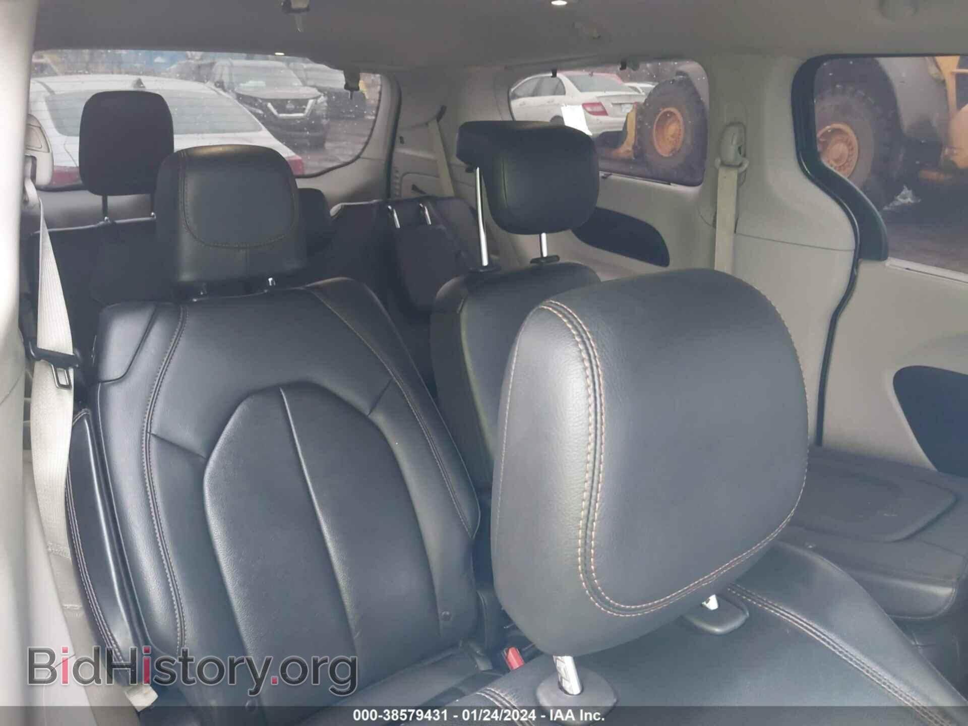 2017 CHRYSLER PACIFICA - VIN: 2C4RC1BGXHR712323 - Photo 8
