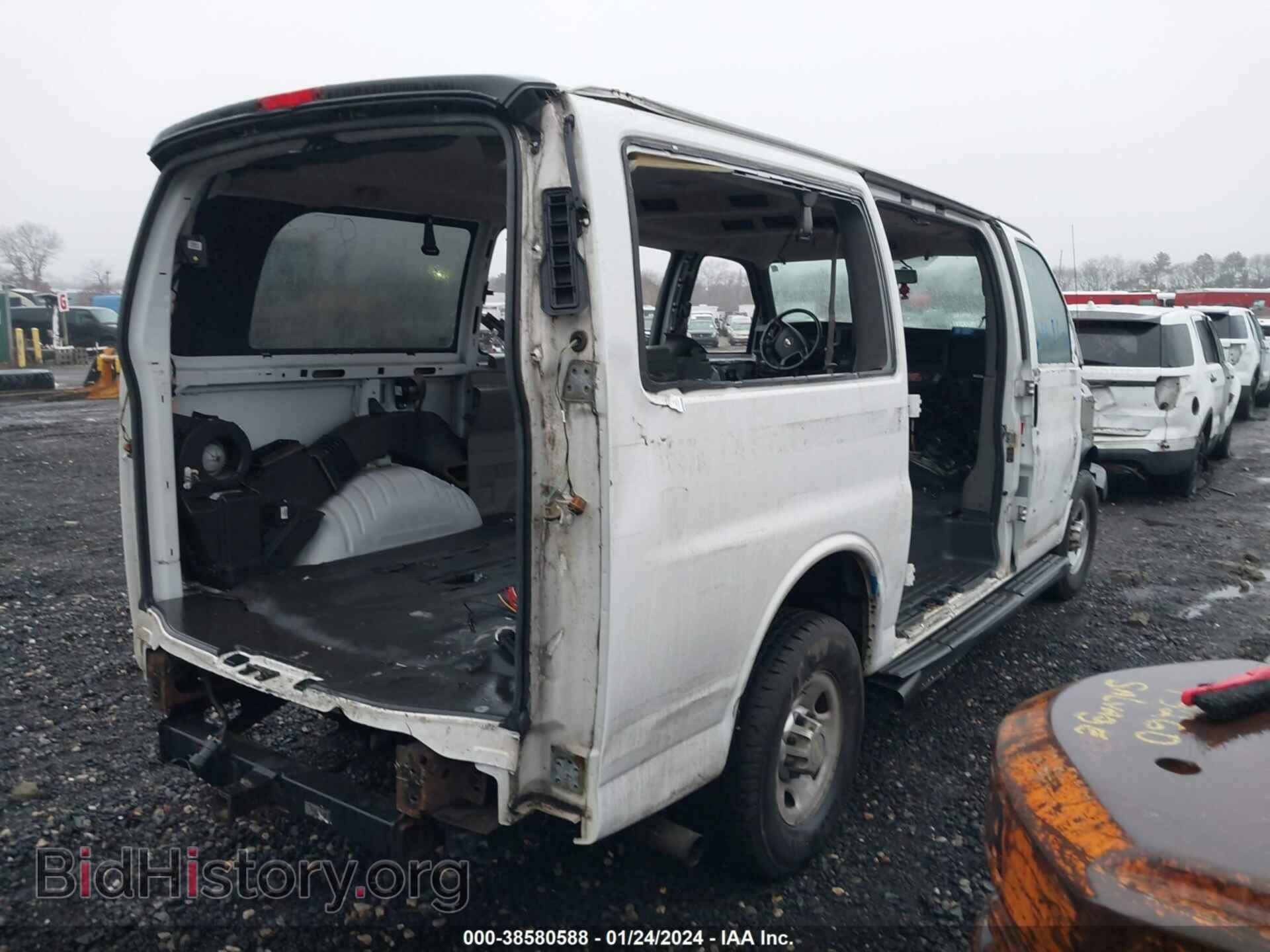 2014 CHEVROLET EXPRESS 2500 - VIN: 1GAWGPFGXE1119476 - Фото 4