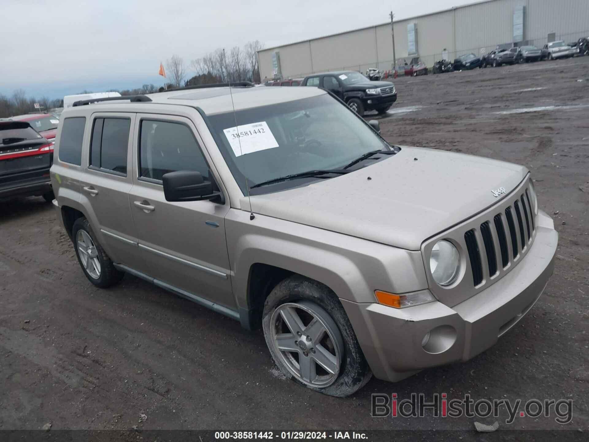 Фотография 1J4NF1GB3AD620055 - JEEP PATRIOT 2010