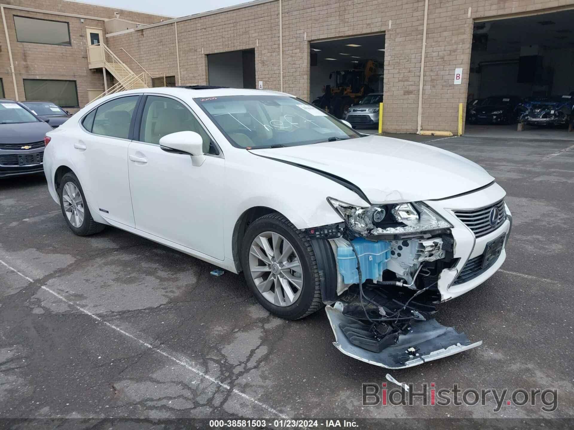 Photo JTHBW1GG4F2092371 - LEXUS ES 300H 2015