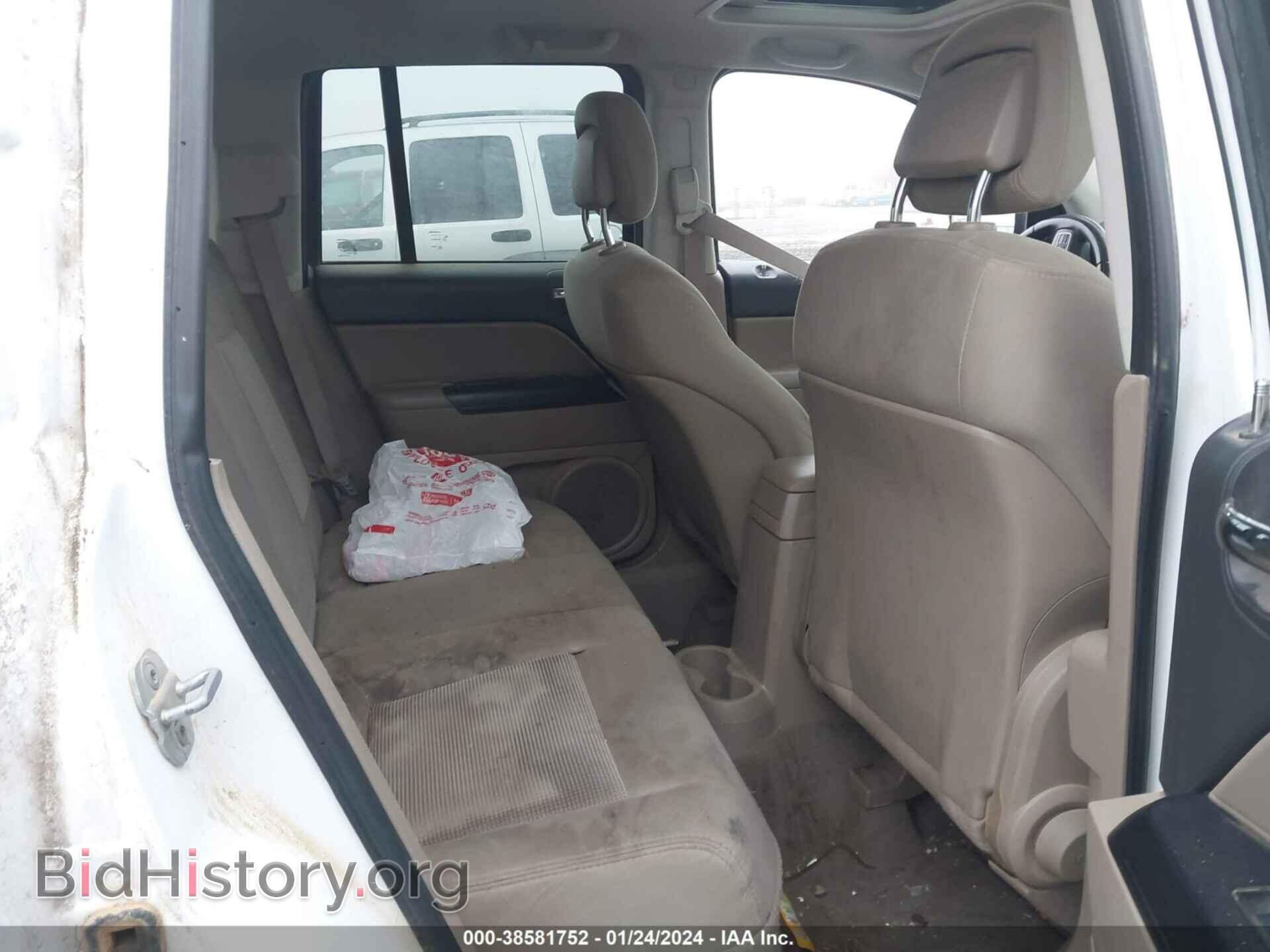 2011 JEEP COMPASS - VIN: 1J4NT1FB5BD151255 - Photo 8