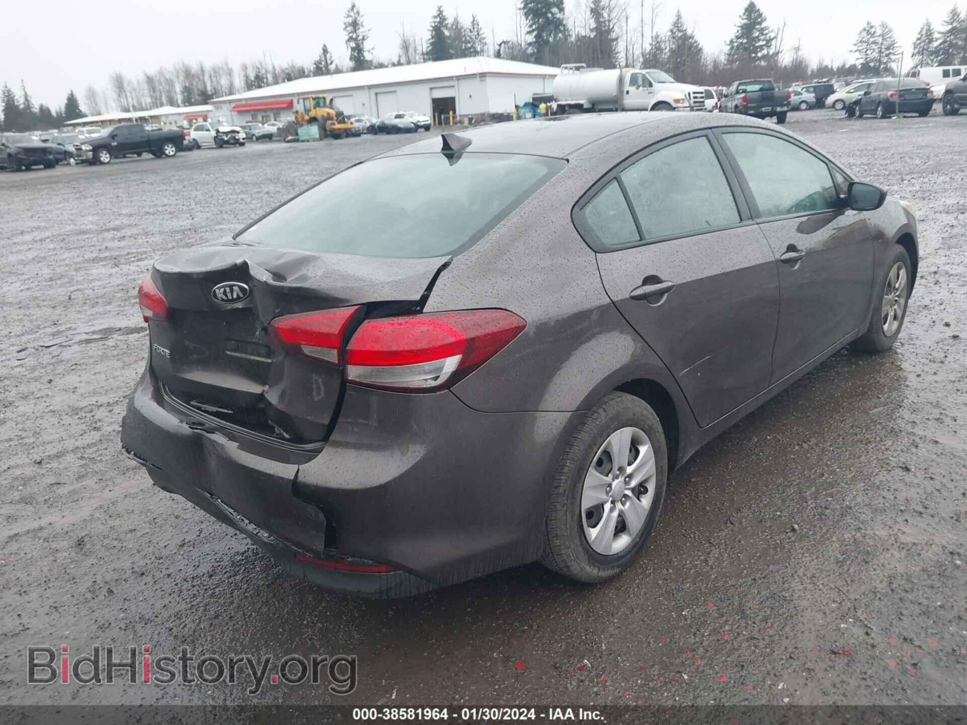 2017 KIA FORTE - VIN: 3KPFK4A76HE142542 - Фото 4