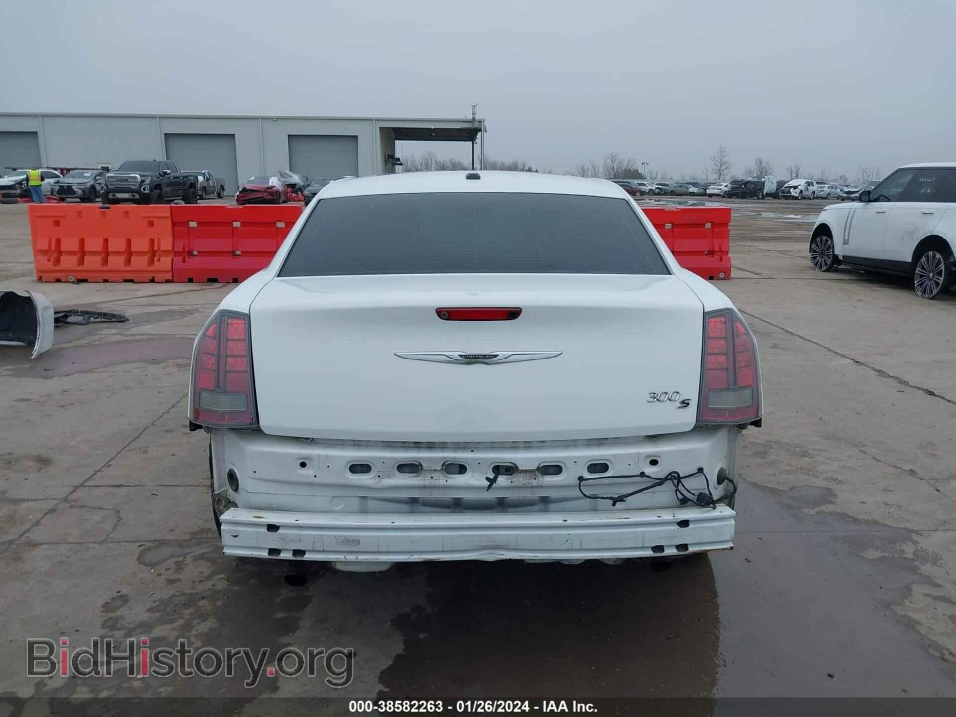 2014 CHRYSLER 300 - VIN: 2C3CCABG8EH321179 - Фото 17