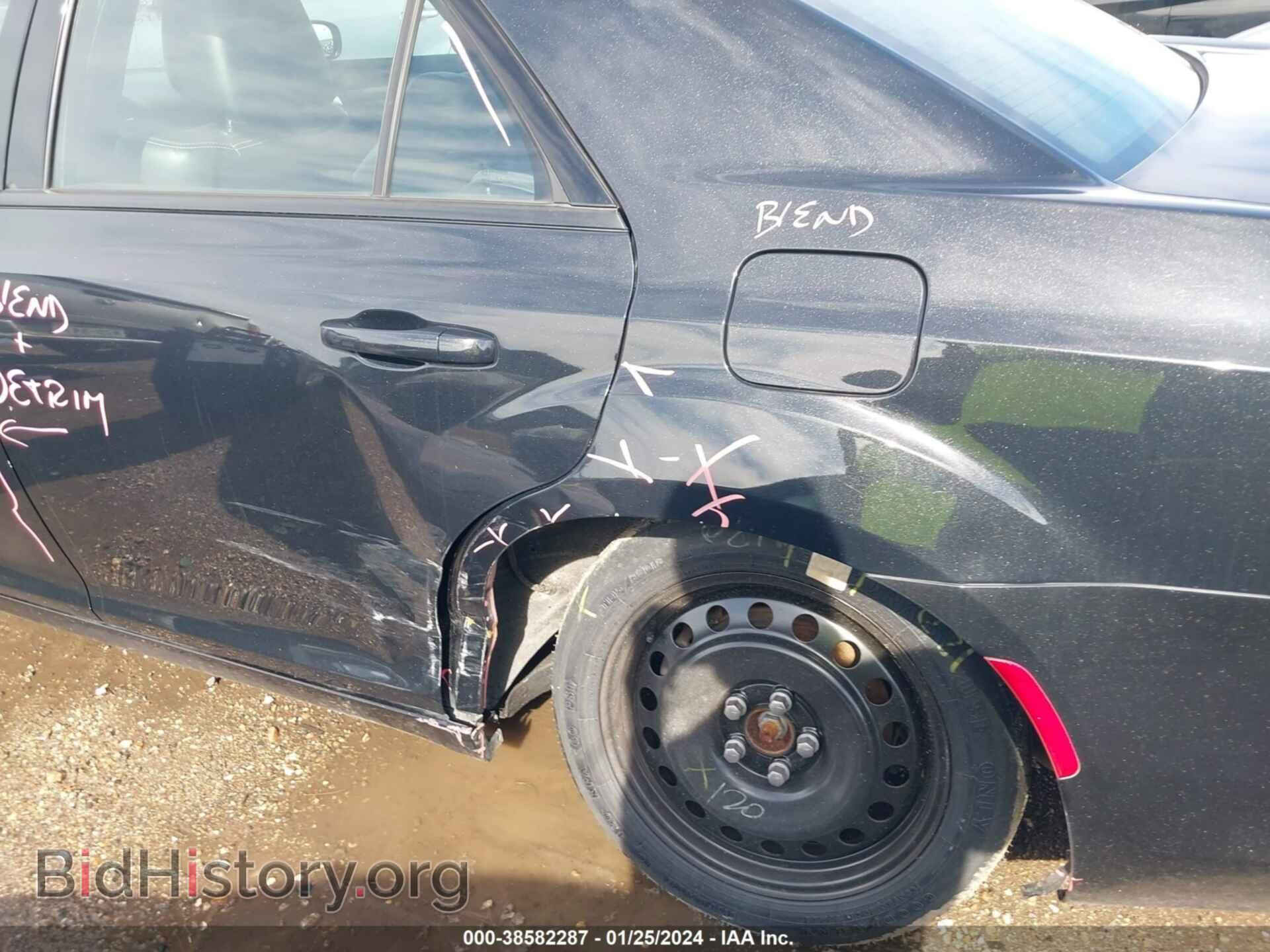 2015 CHRYSLER 300 - VIN: 2C3CCABG3FH766950 - Фото 6