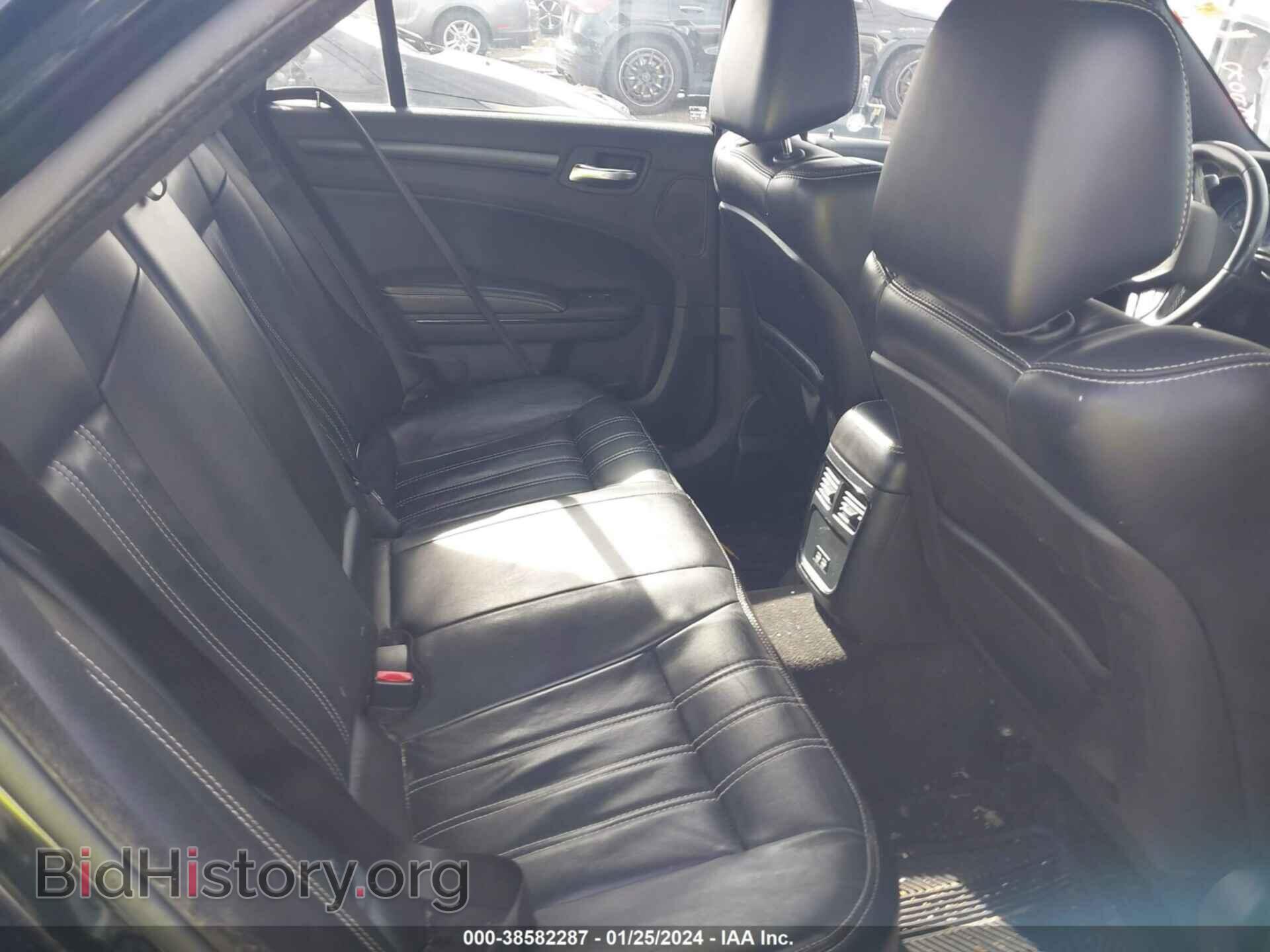 2015 CHRYSLER 300 - VIN: 2C3CCABG3FH766950 - Фото 8