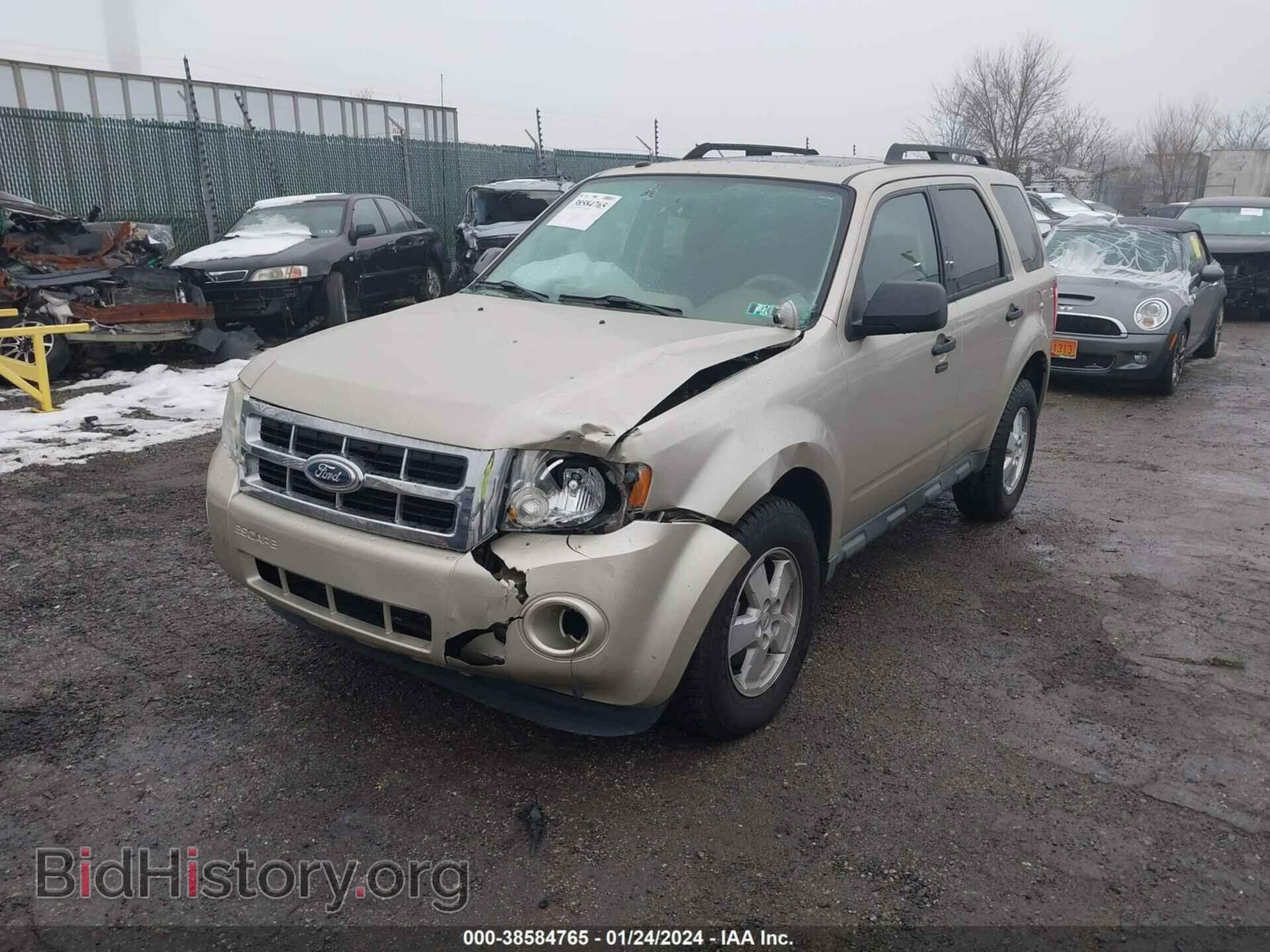 2010 FORD ESCAPE - VIN: 1FMCU0D75AKD42070 - Фото 2