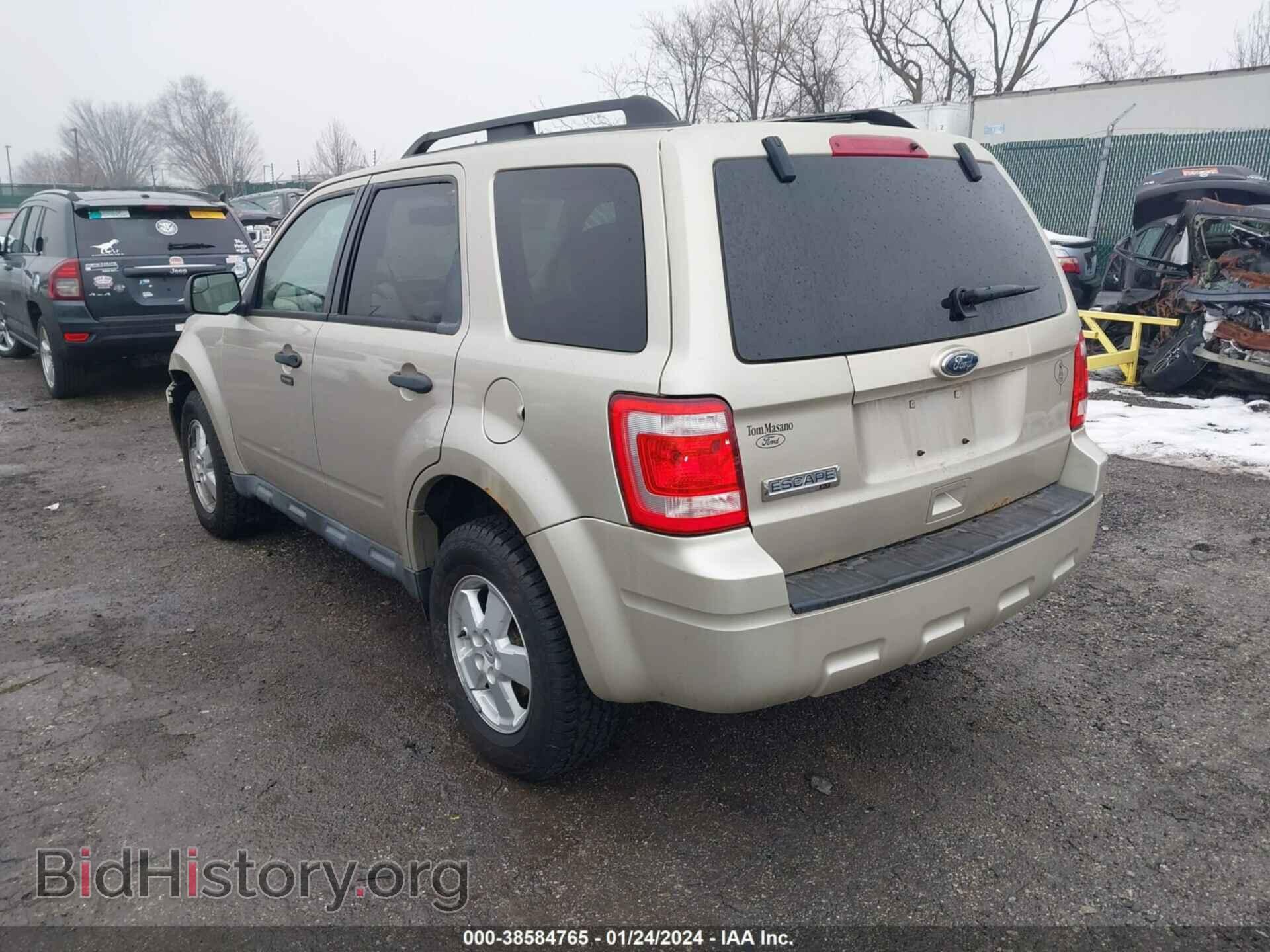2010 FORD ESCAPE - VIN: 1FMCU0D75AKD42070 - Фото 3