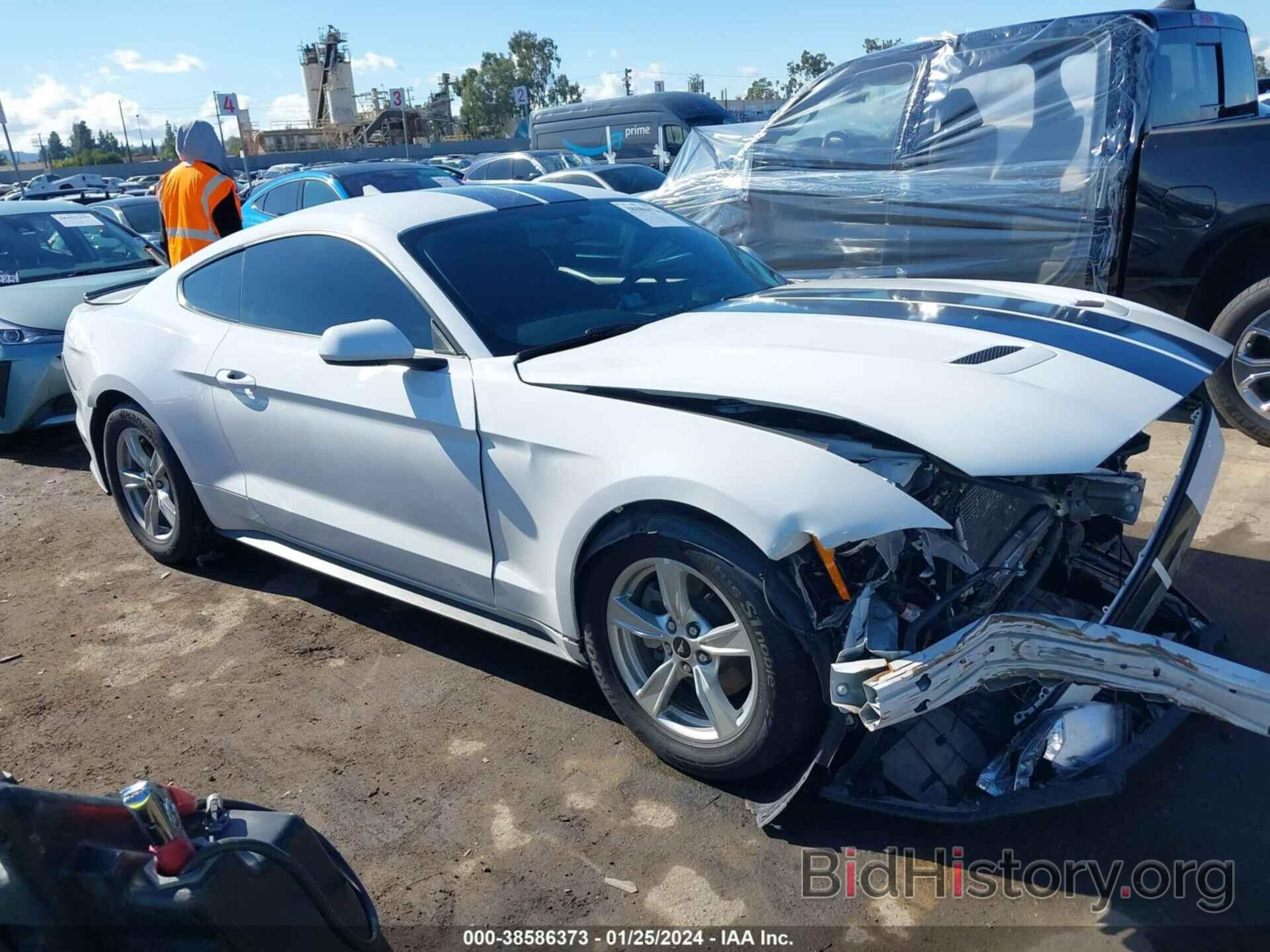 Photo 1FA6P8TH8L5155012 - FORD MUSTANG 2020