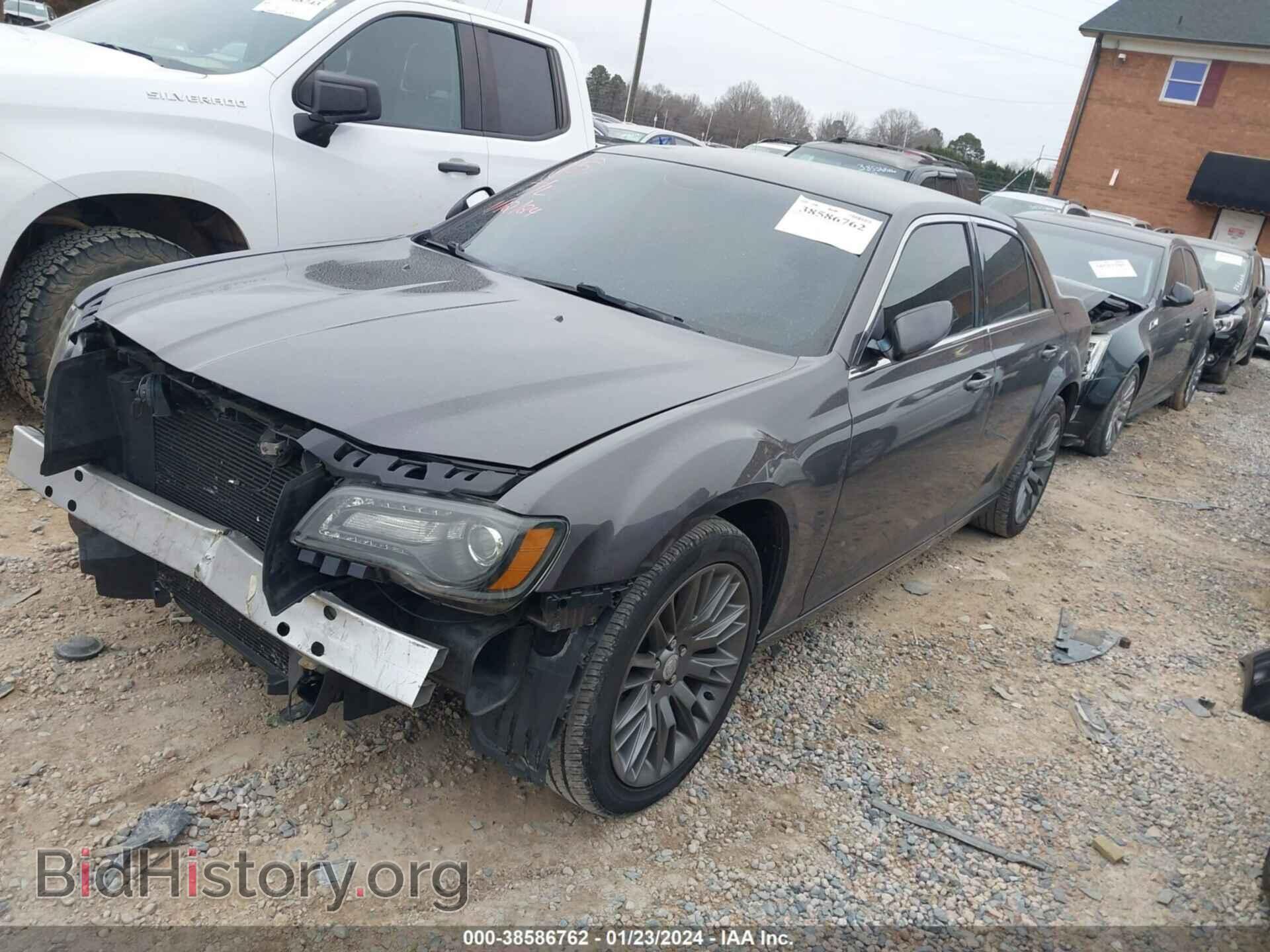 2014 CHRYSLER 300 - VIN: 2C3CCAAG2EH157316 - Фото 2