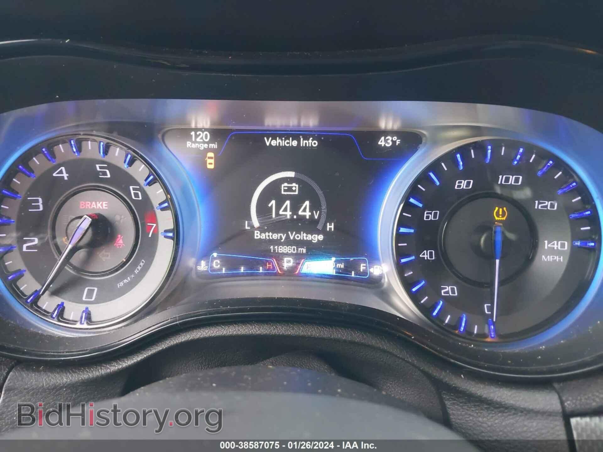 2015 CHRYSLER 300 - VIN: 2C3CCAGG7FH767494 - Photo 7