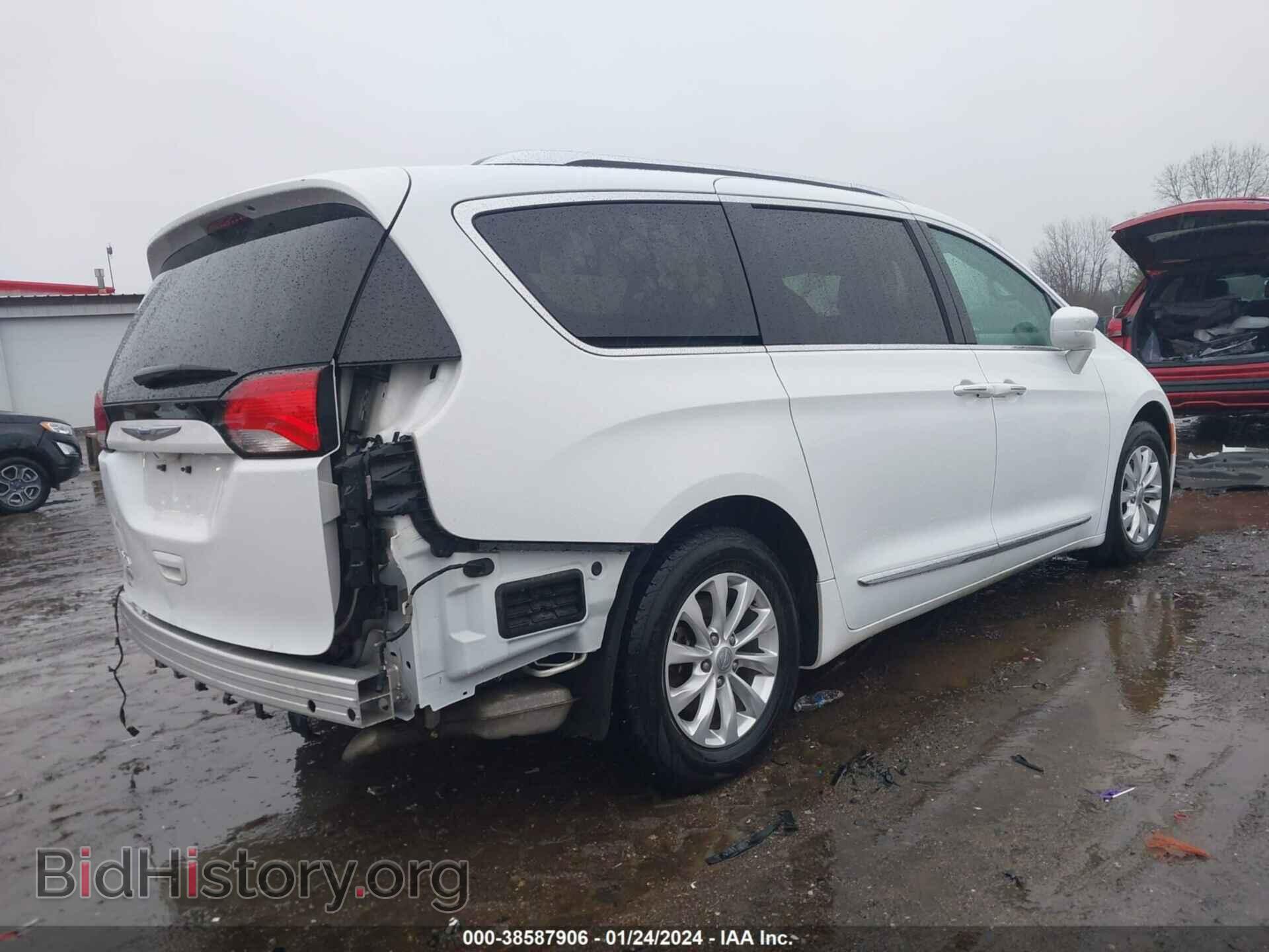 2018 CHRYSLER PACIFICA - VIN: 2C4RC1EG2JR306604 - Фото 4
