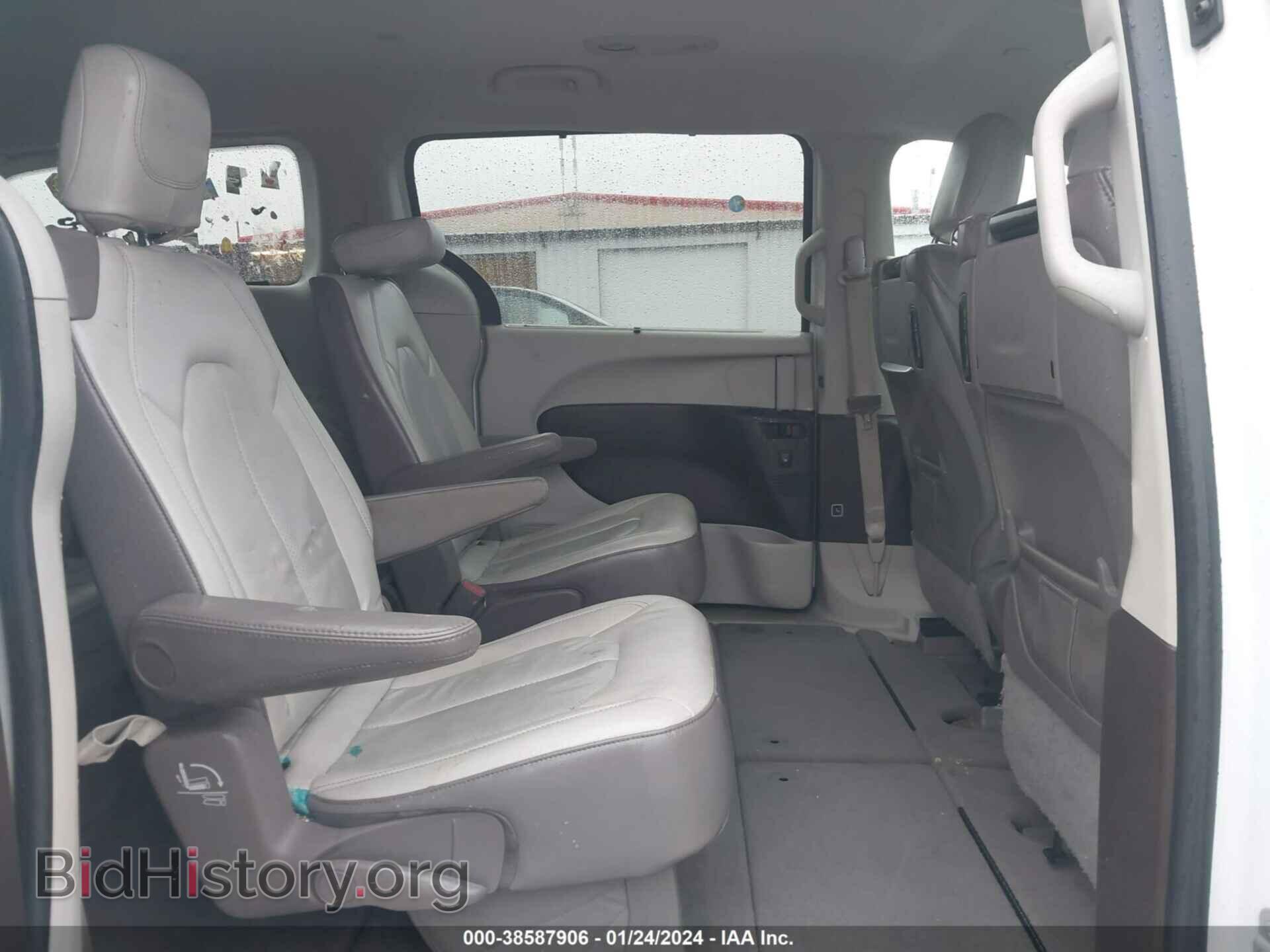2018 CHRYSLER PACIFICA - VIN: 2C4RC1EG2JR306604 - Фото 8
