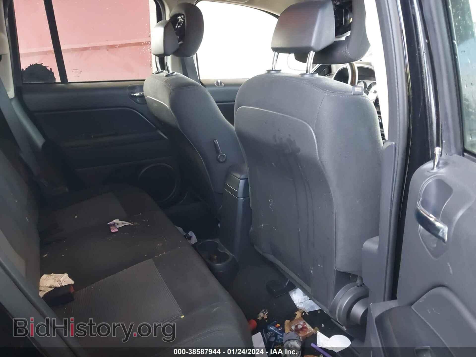 2016 JEEP COMPASS - VIN: 1C4NJDBB7GD637883 - Photo 8