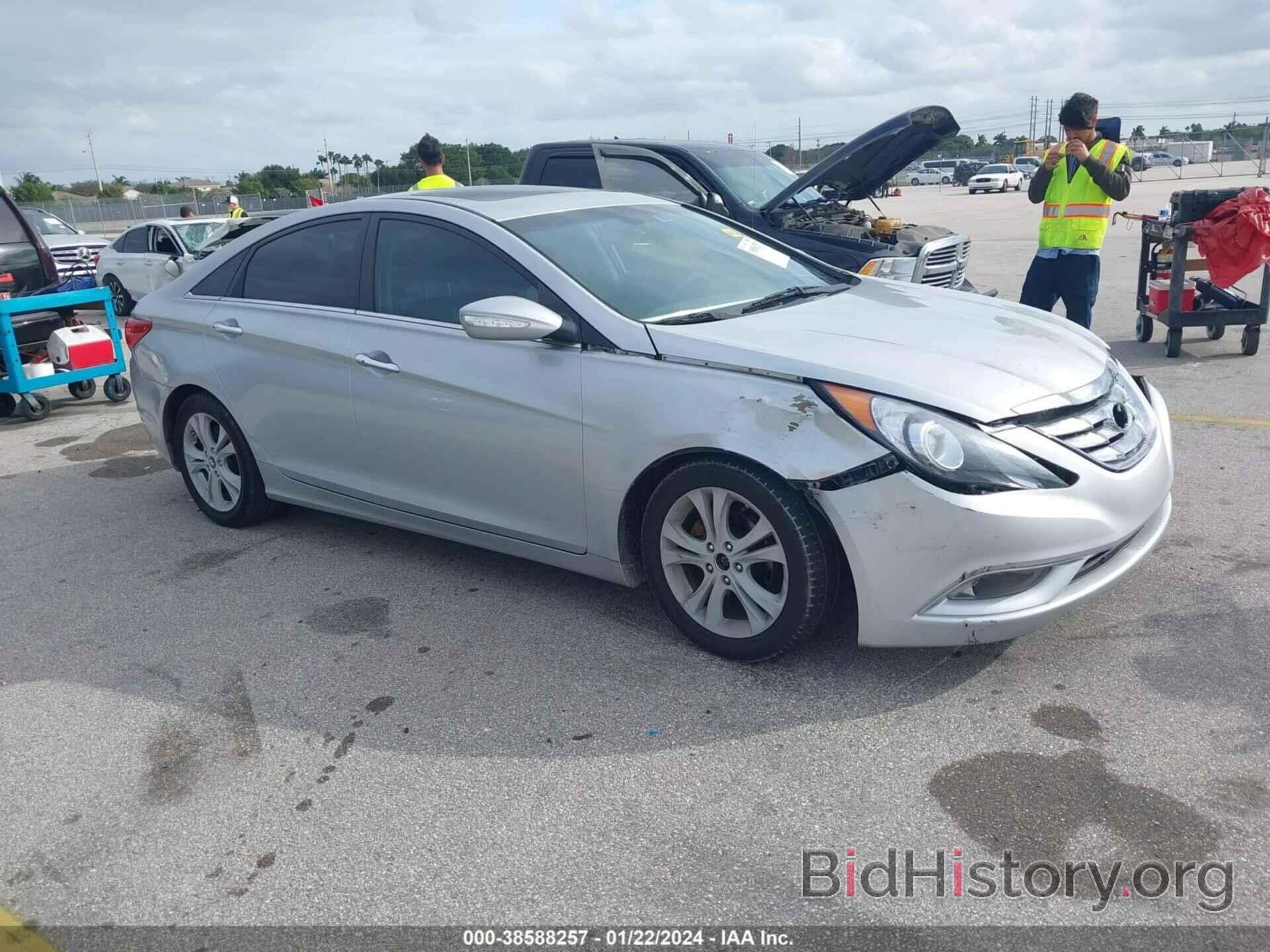 Photo 5NPEC4AC8BH082563 - HYUNDAI SONATA 2011