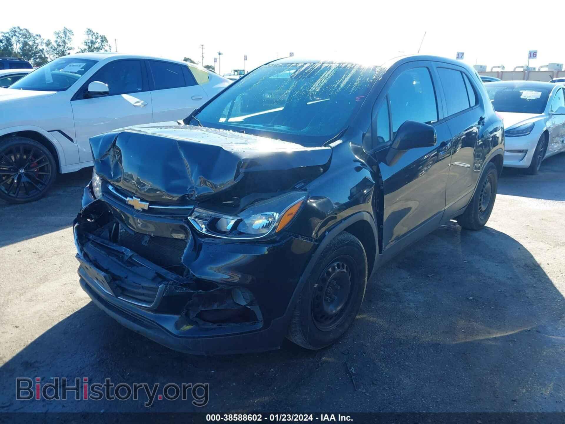 2017 CHEVROLET TRAX - VIN: 3GNCJKSB3HL134303 - Фото 2