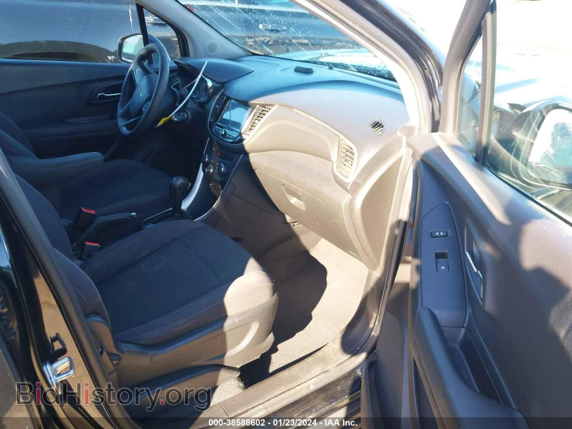 2017 CHEVROLET TRAX - VIN: 3GNCJKSB3HL134303 - Фото 5