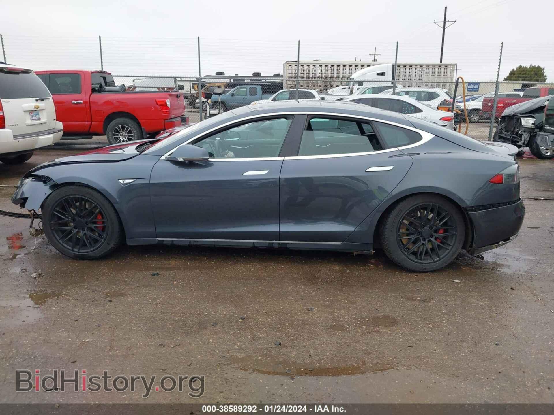 2015 TESLA MODEL S - VIN: 5YJSA1E46FF104428 - Фото 13