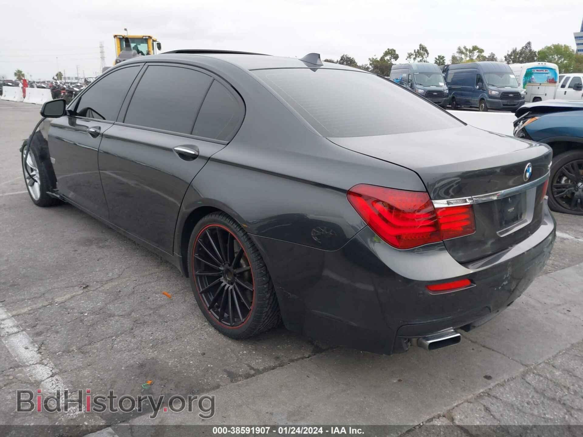 2014 BMW 740LI - VIN: WBAYE4C54ED137829 - Фото 3