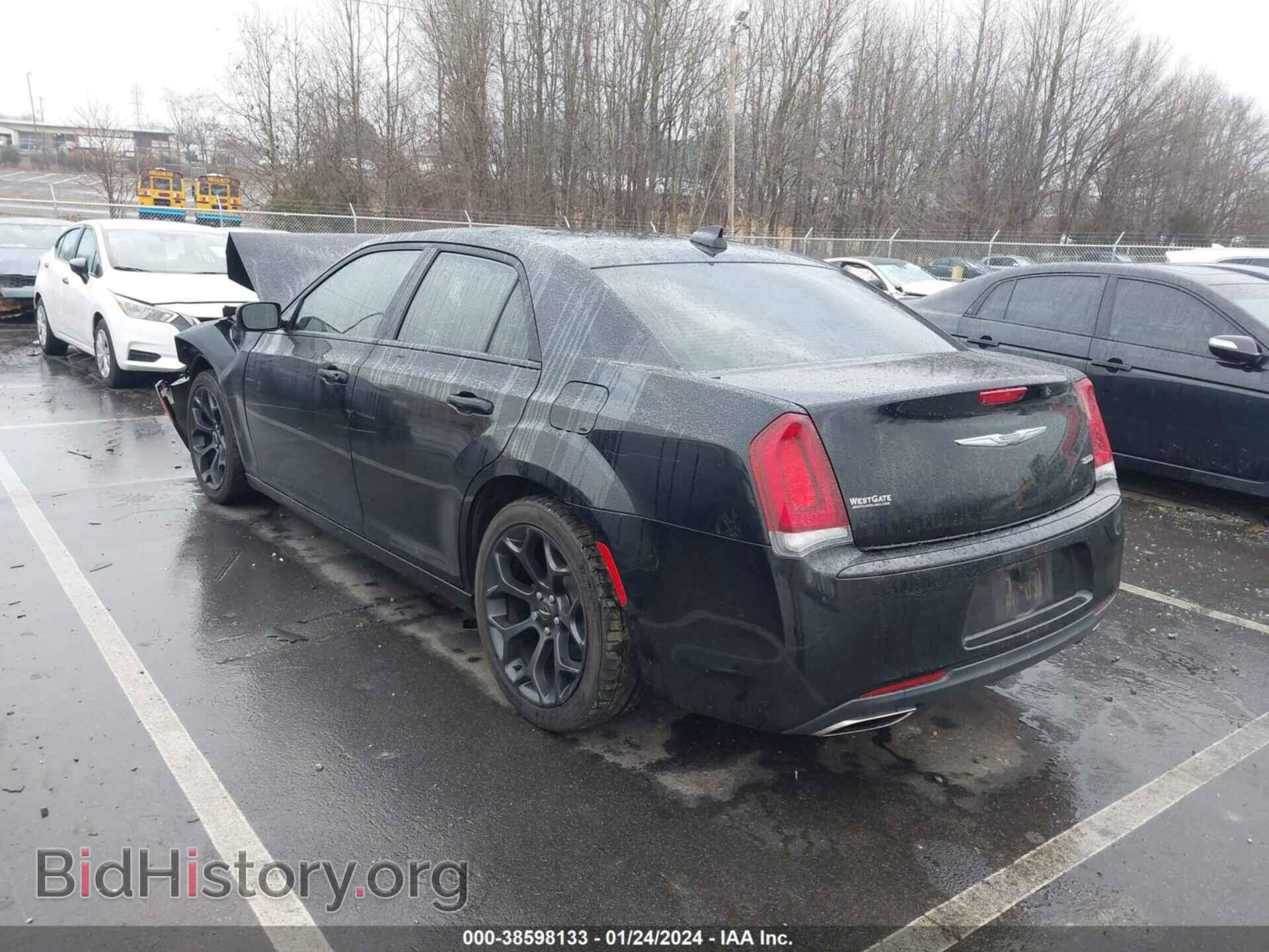 2019 CHRYSLER 300 - VIN: 2C3CCAAG9KH528693 - Фото 3