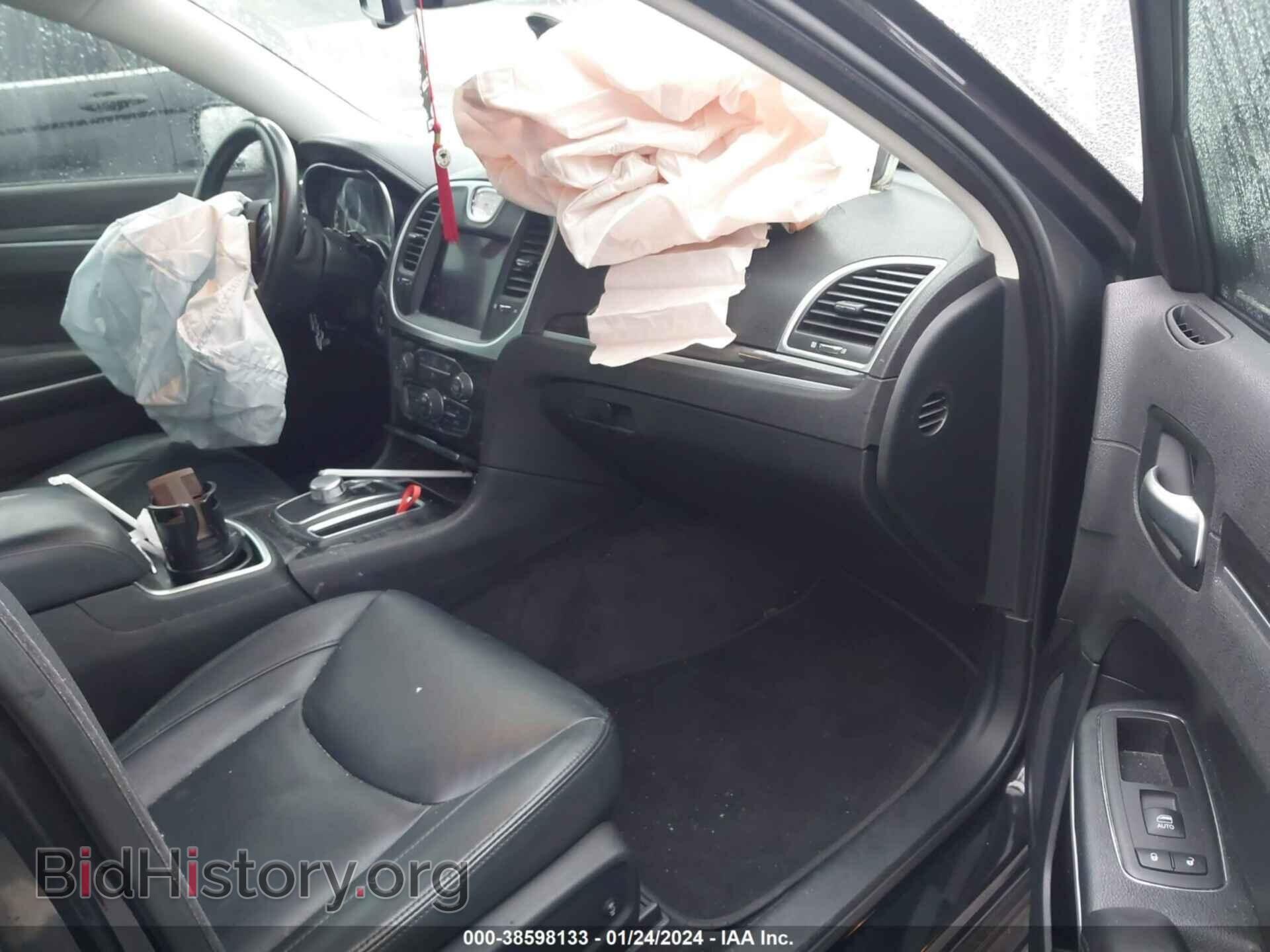 2019 CHRYSLER 300 - VIN: 2C3CCAAG9KH528693 - Фото 5