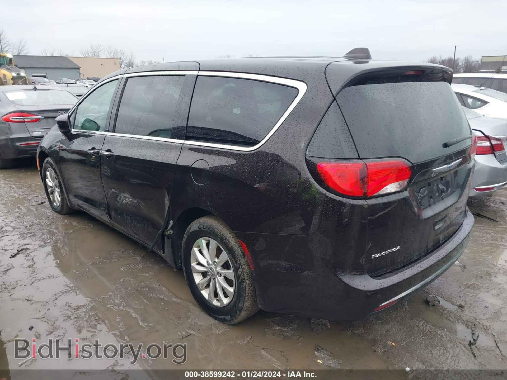 2018 CHRYSLER PACIFICA - VIN: 2C4RC1FG8JR279262 - Фото 3