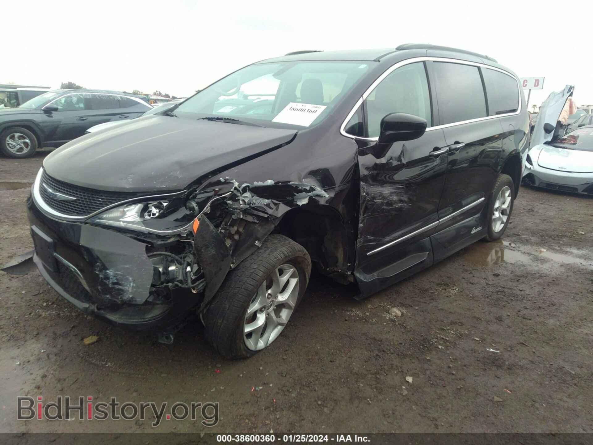 2017 CHRYSLER PACIFICA - VIN: 2C4RC1BG8HR551194 - Фото 2