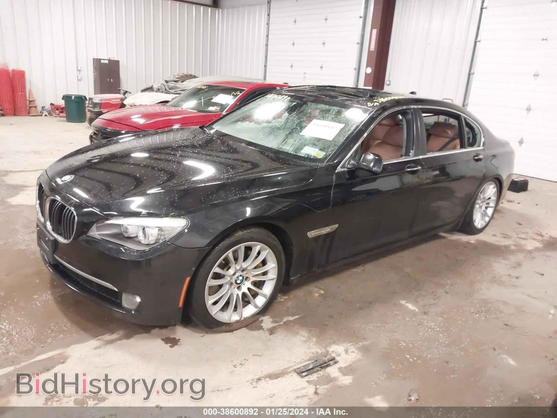 2011 BMW 750LI - VIN: WBAKC8C52BC434165 - Фото 2