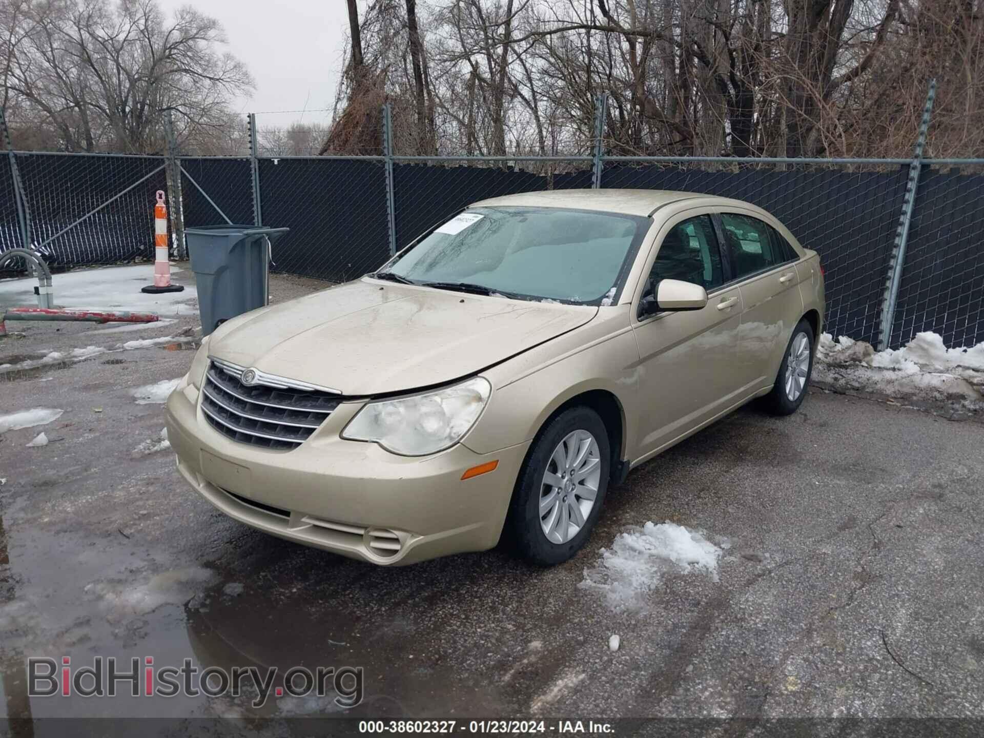 2010 CHRYSLER SEBRING - VIN: 1C3CC5FB7AN180709 - Фото 2