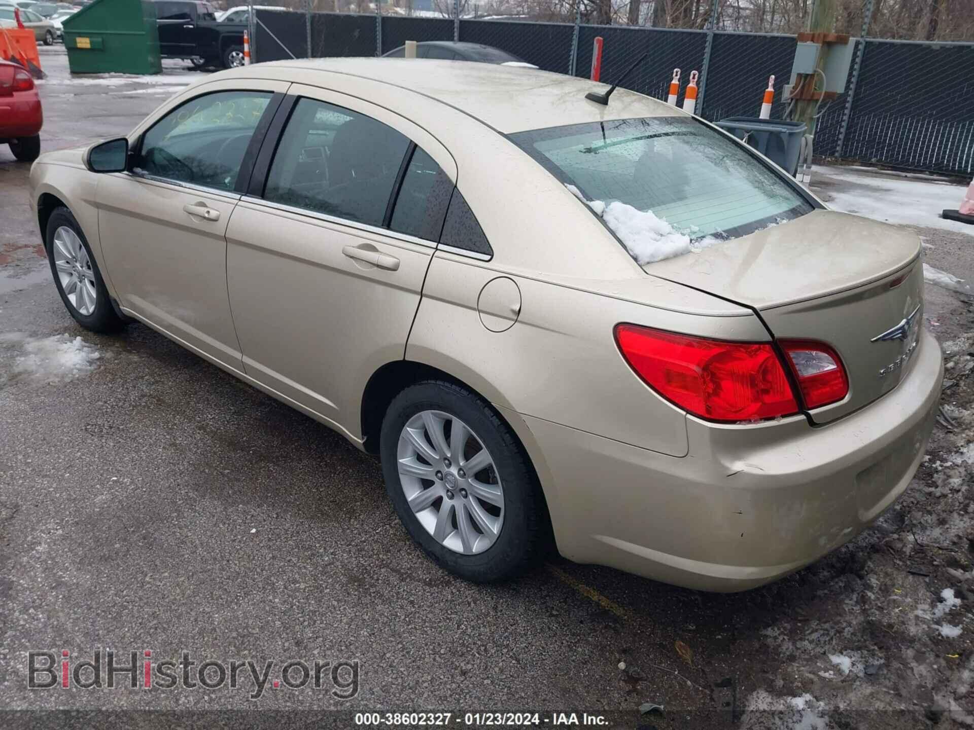 2010 CHRYSLER SEBRING - VIN: 1C3CC5FB7AN180709 - Фото 3