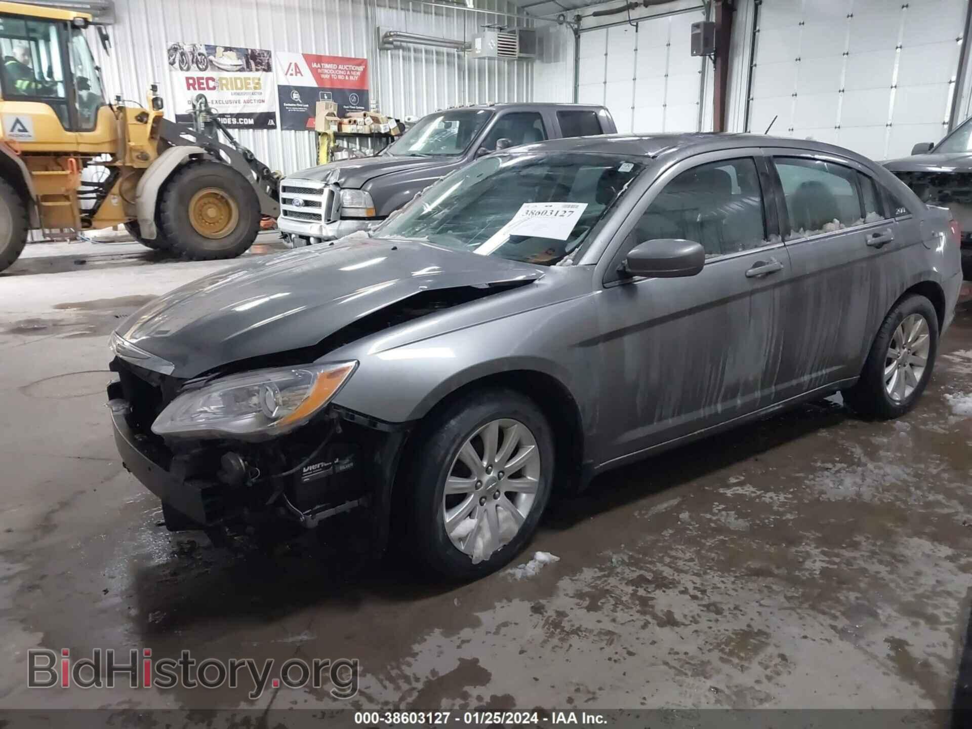 2013 CHRYSLER 200 - VIN: 1C3CCBBB8DN676322 - Фото 2