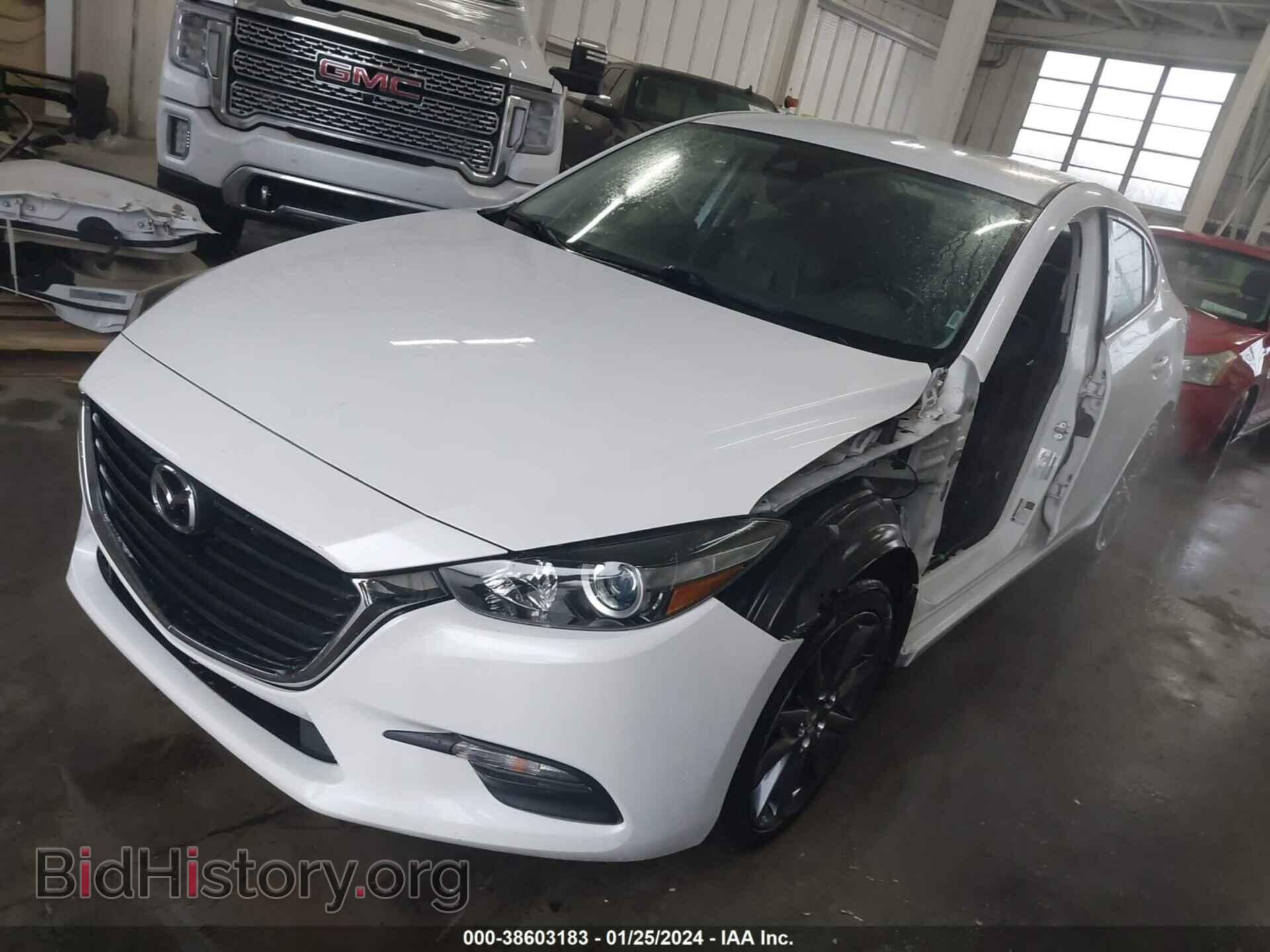 2018 MAZDA MAZDA3 - VIN: 3MZBN1V34JM210177 - Фото 2