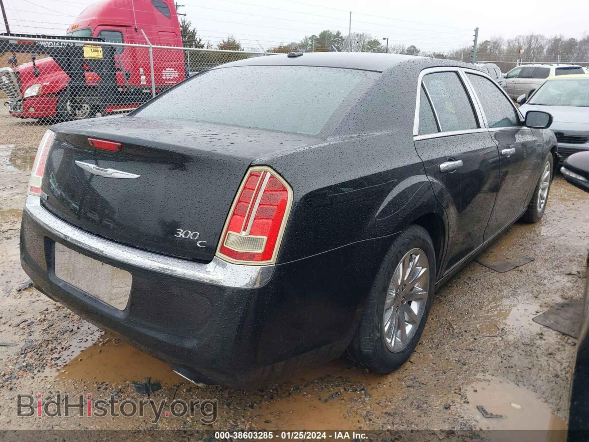 2012 CHRYSLER 300C - VIN: 2C3CCAET9CH261225 - Фото 4