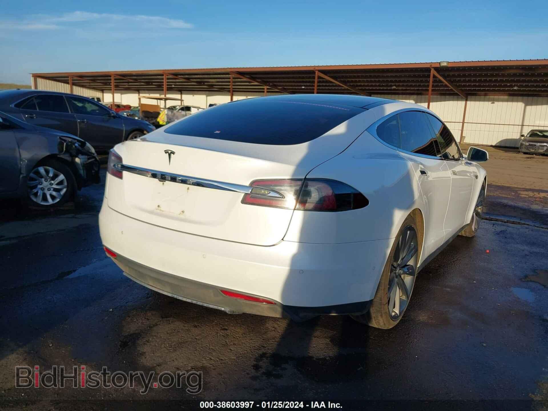 2015 TESLA MODEL S - VIN: 5YJSA1E28FF109502 - Фото 4