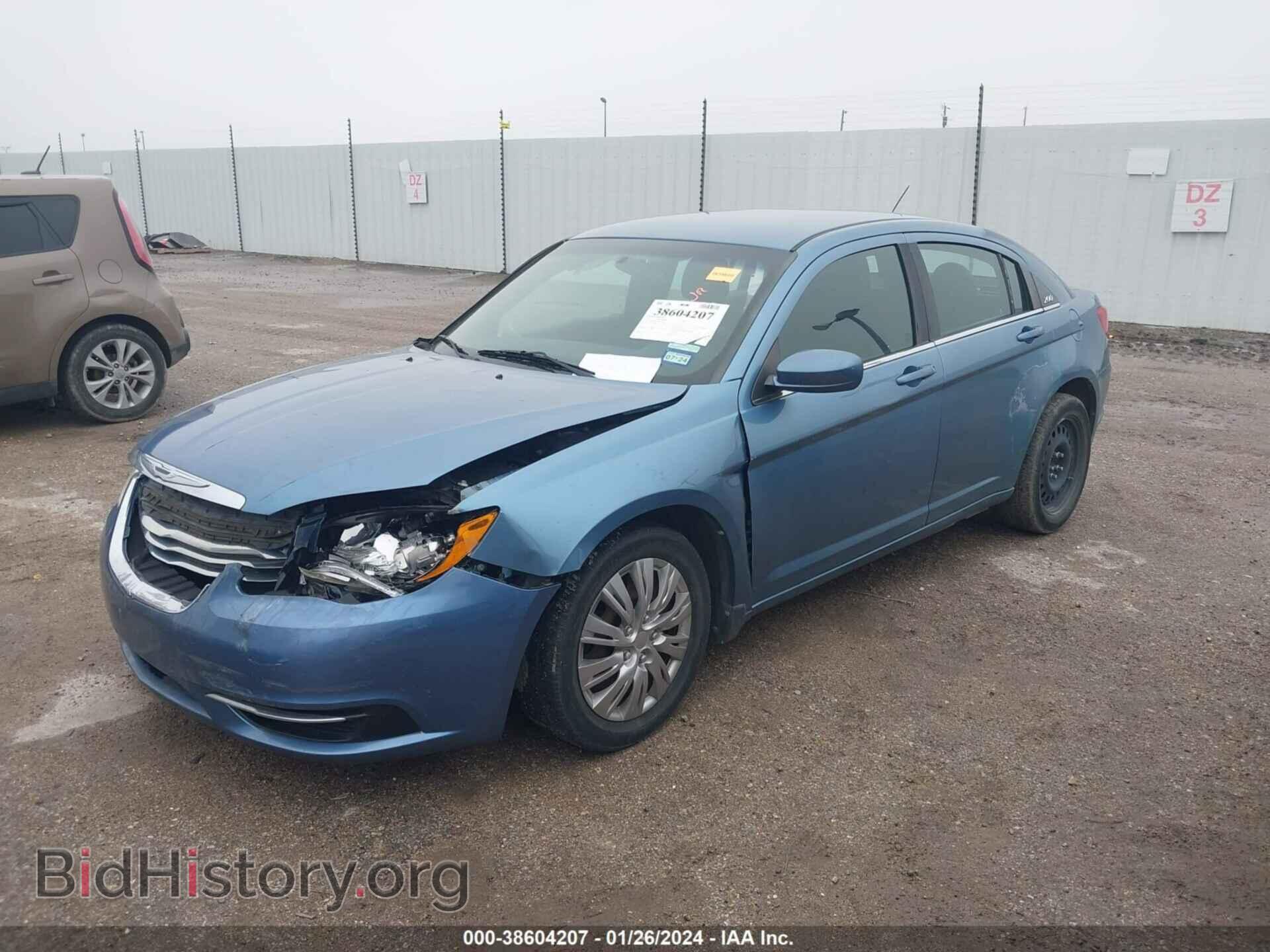 2011 CHRYSLER 200 - VIN: 1C3BC4FB5BN576631 - Photo 2