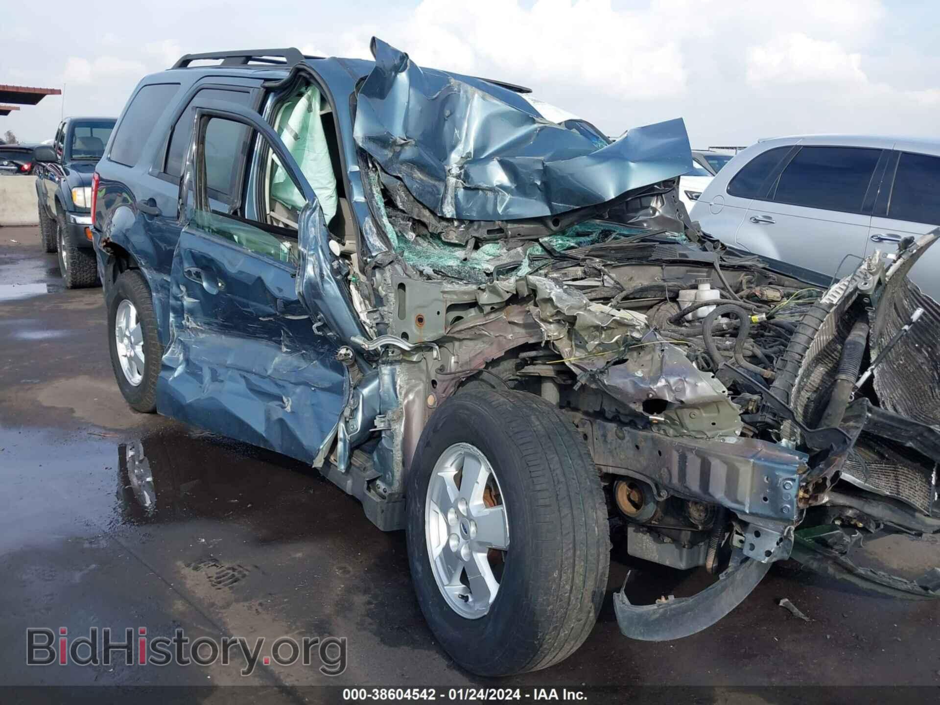 Photo 1FMCU9D78BKC37481 - FORD ESCAPE 2011