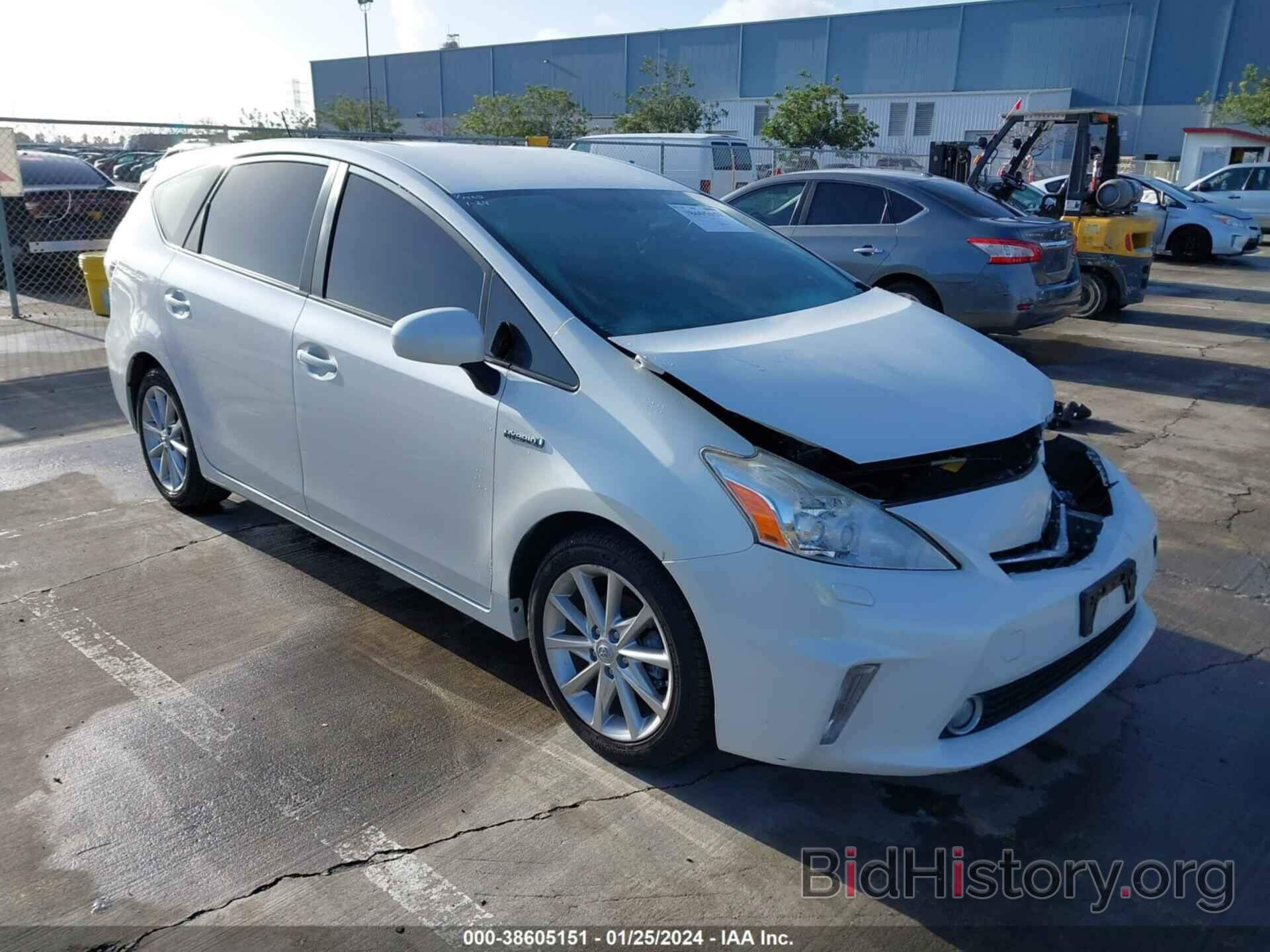 Фотография JTDZN3EU4E3354129 - TOYOTA PRIUS V 2014