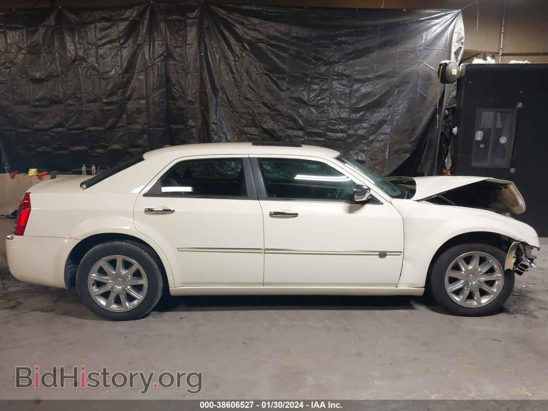 2009 CHRYSLER 300C - VIN: 2C3LA63TX9H587792 - Фото 13