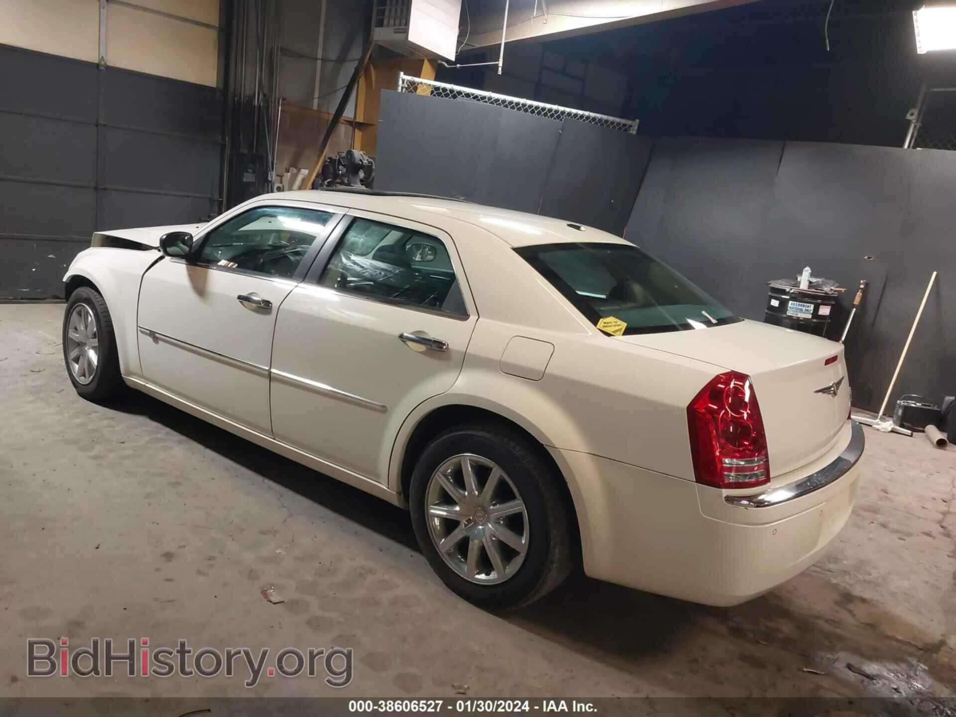 2009 CHRYSLER 300C - VIN: 2C3LA63TX9H587792 - Фото 3