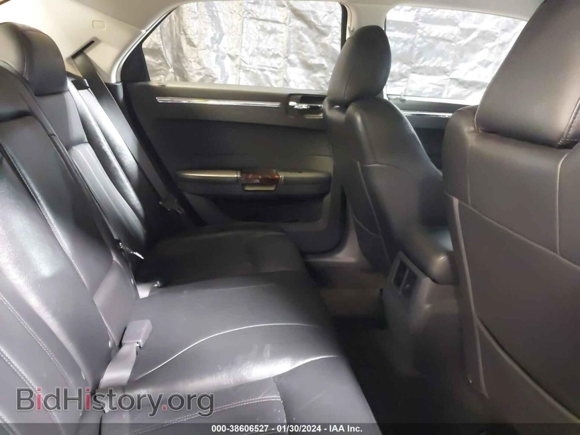 2009 CHRYSLER 300C - VIN: 2C3LA63TX9H587792 - Фото 8