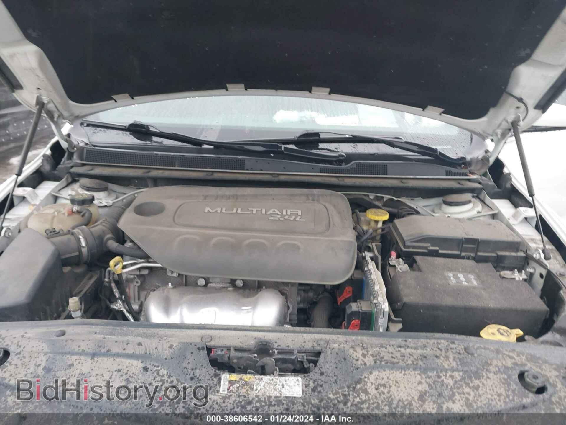 2016 CHRYSLER 200 - VIN: 1C3CCCBB4GN115609 - Фото 10